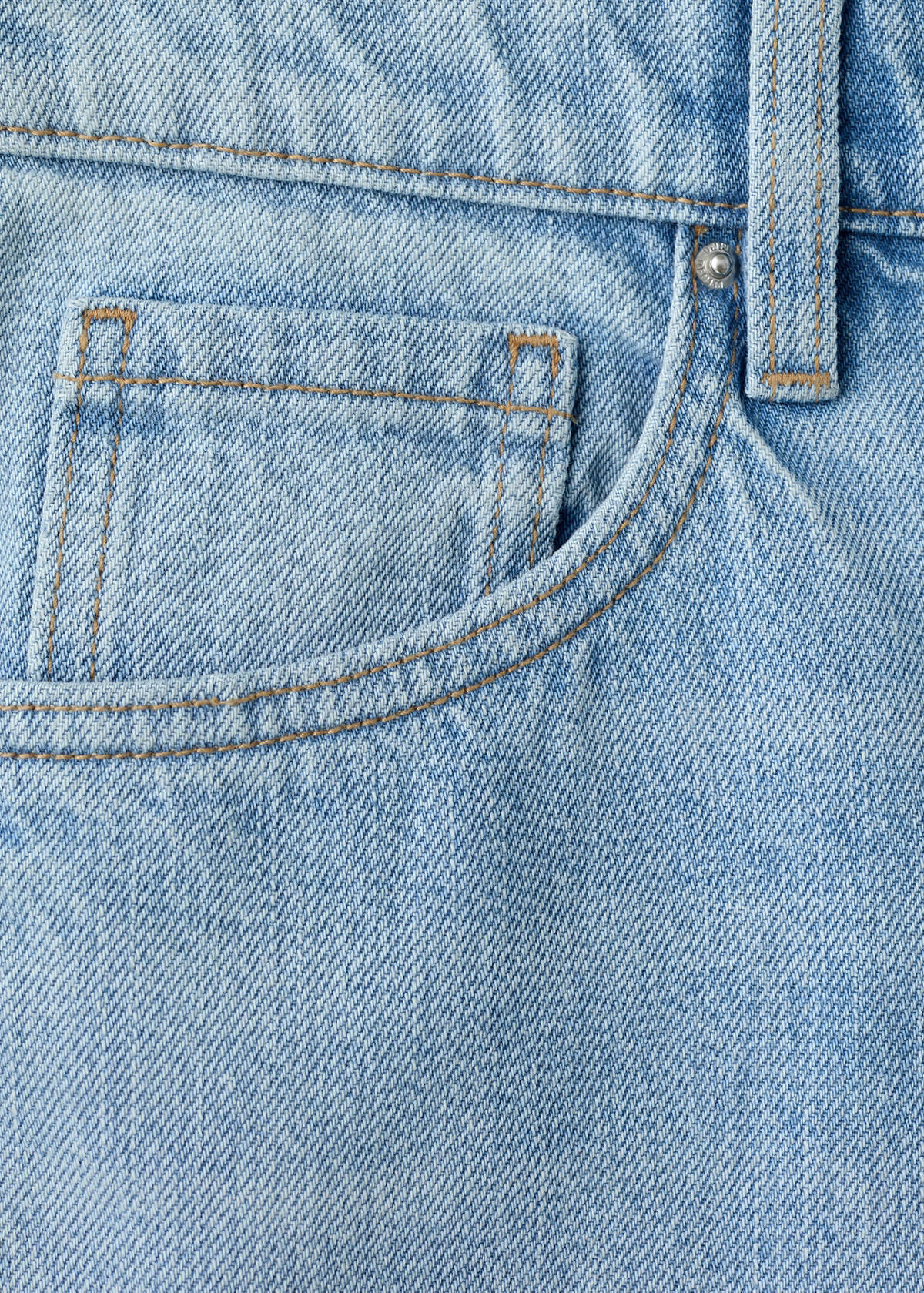 Straight-fit denim shorts — Light Blue