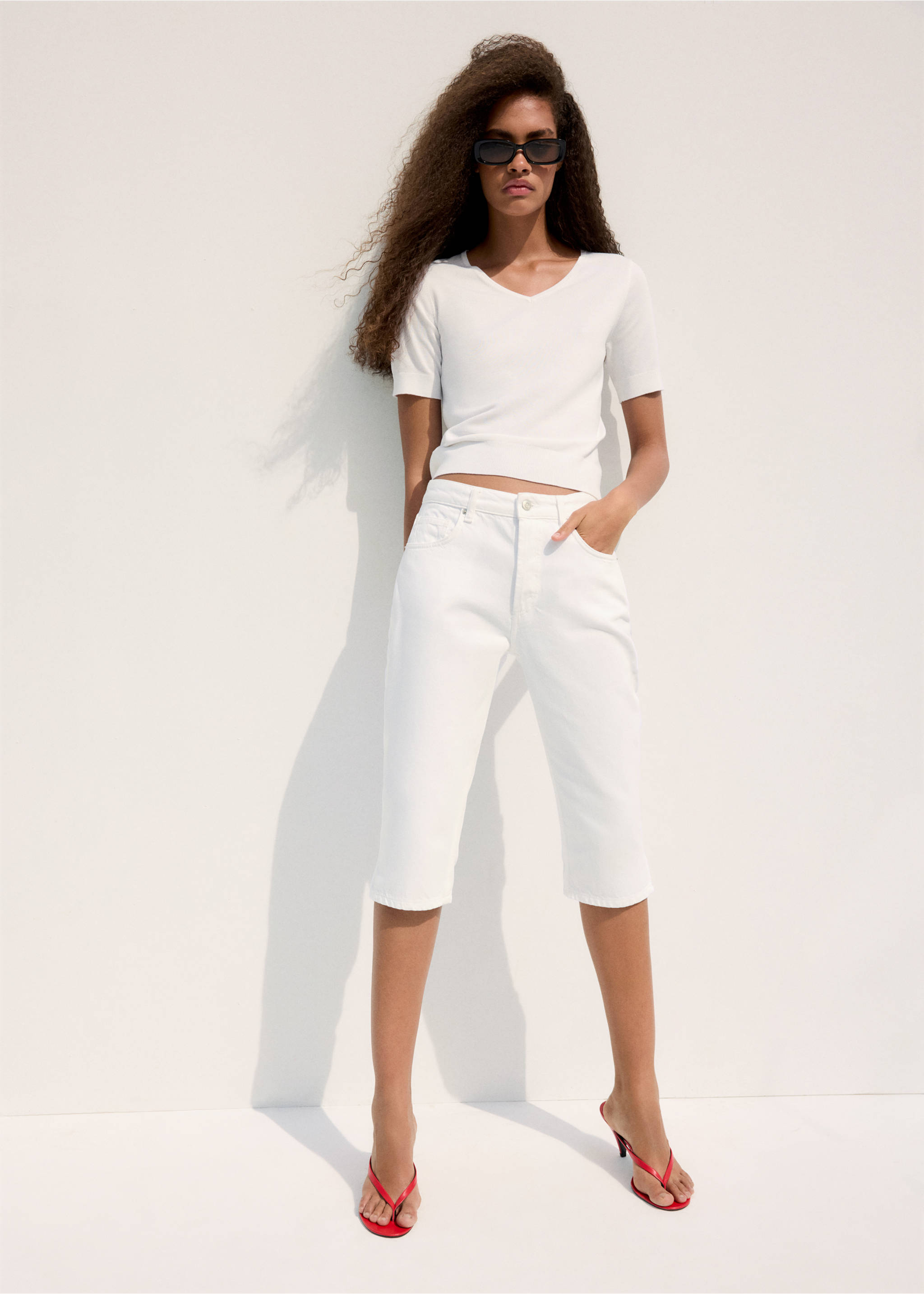 V-neck knit sweater - General plane, White. Ref: 37051361-00.