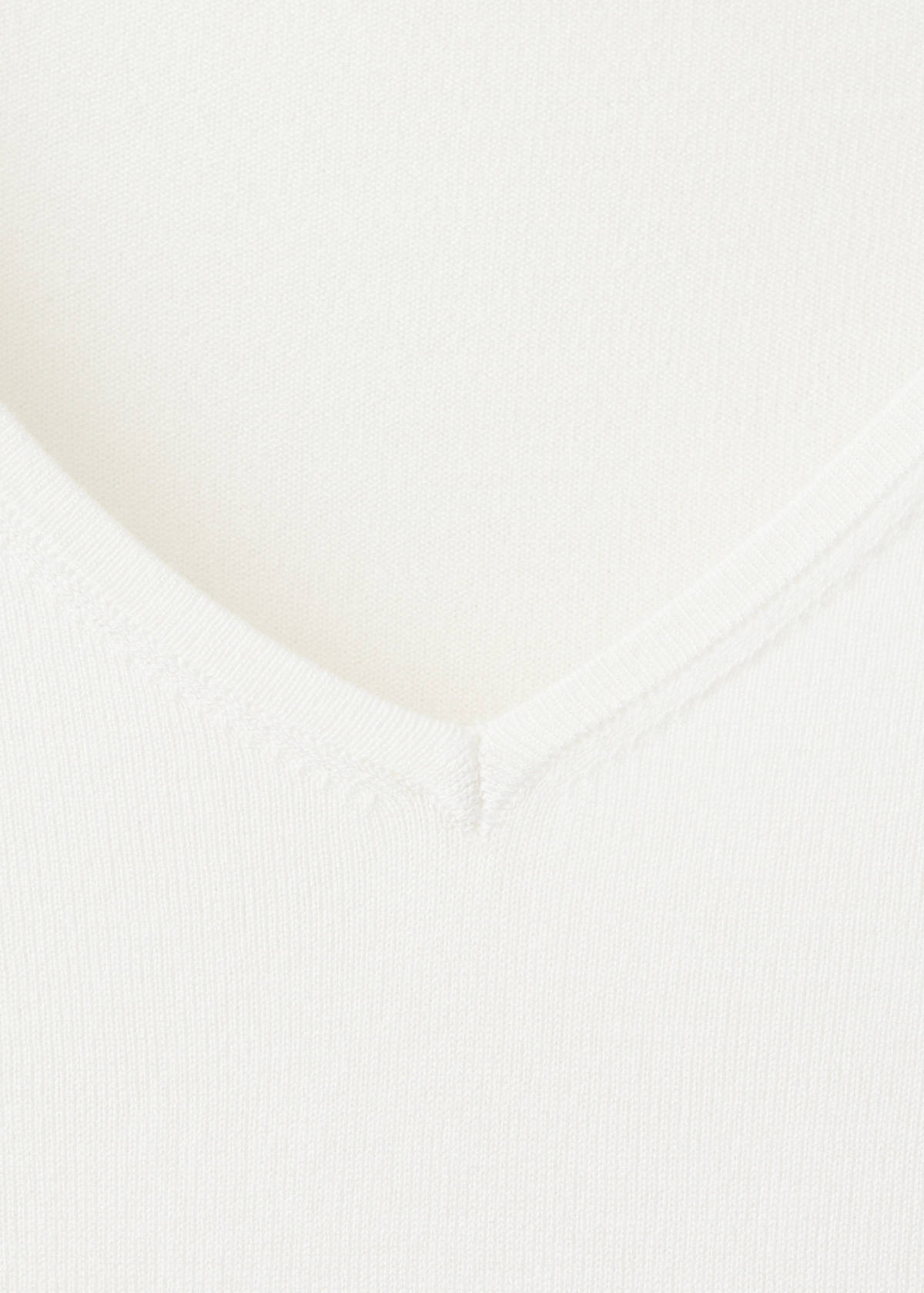 V-neck knit sweater — White