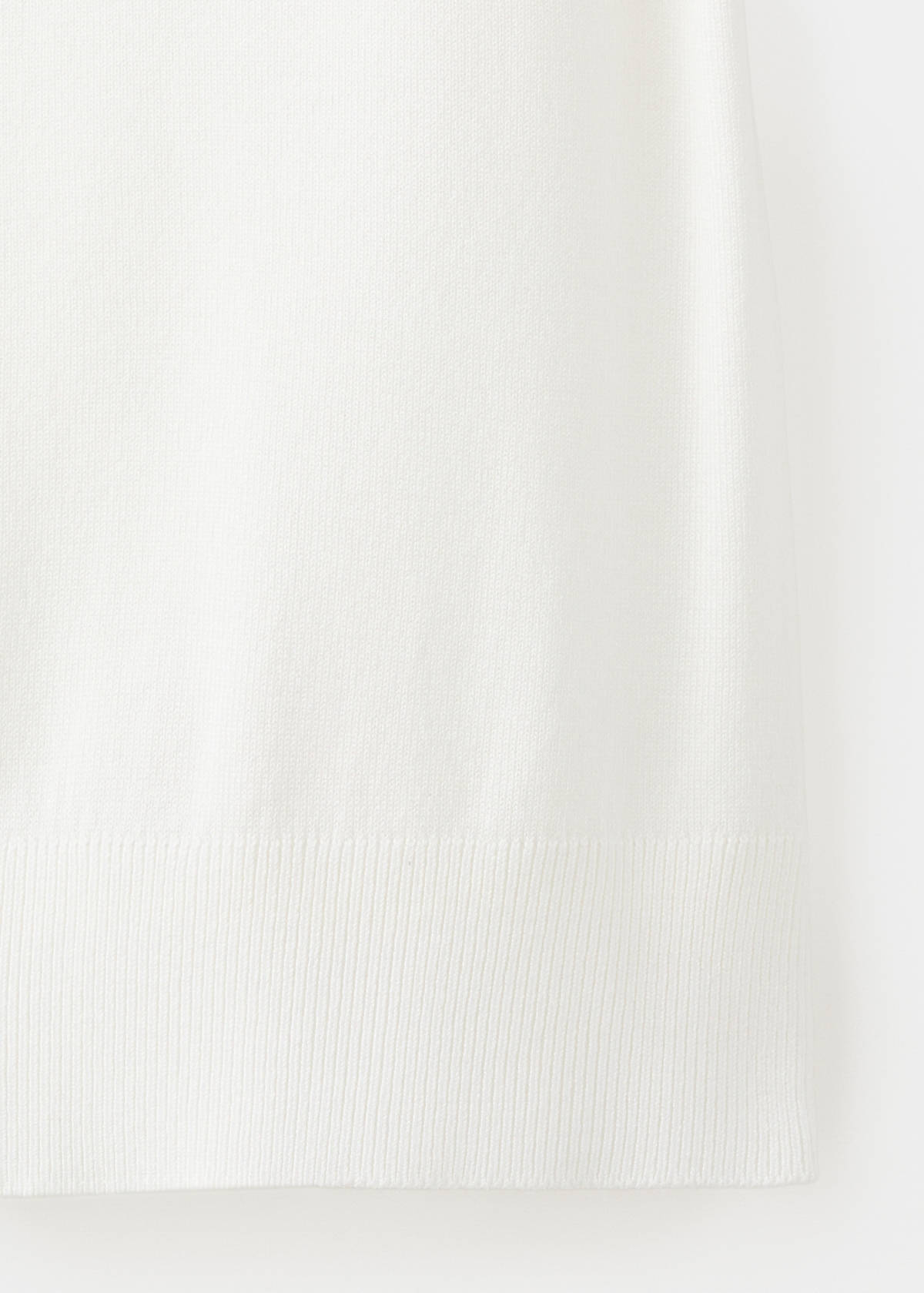 V-neck knit sweater — White