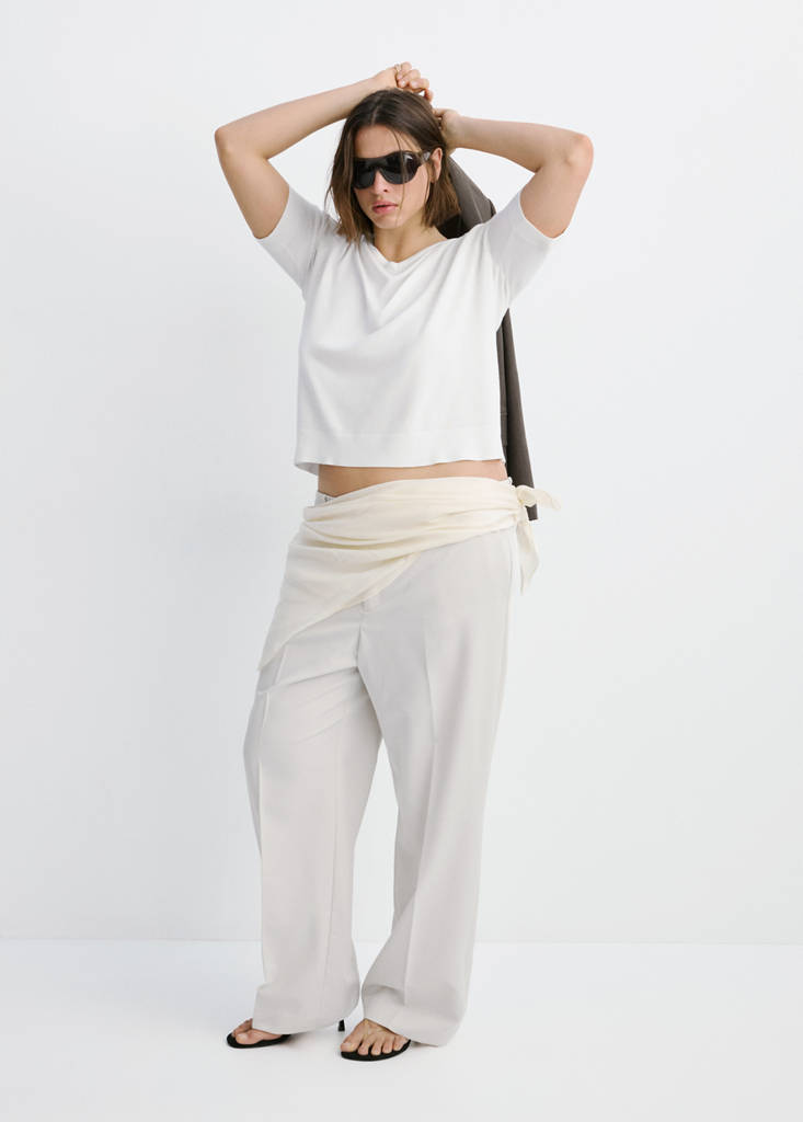 V-neck knit sweater — White
