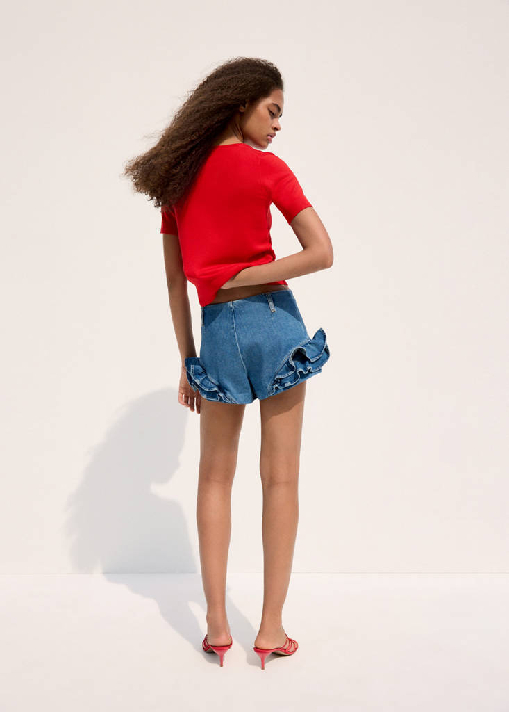 V-neck knit sweater — Red