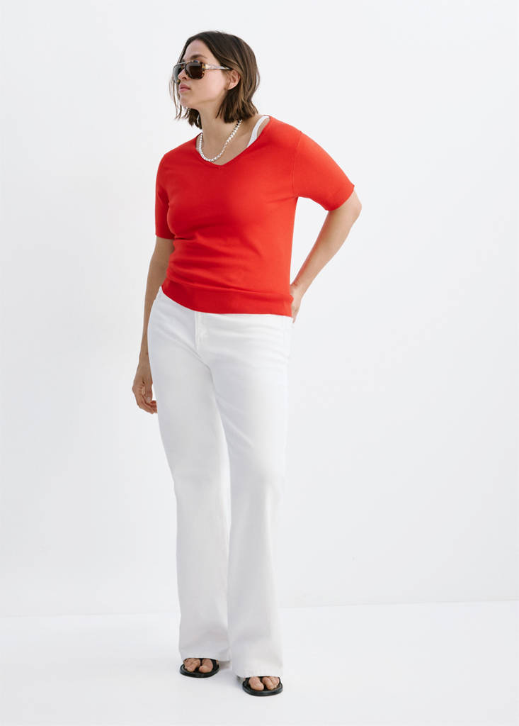 V-neck knit sweater — Red