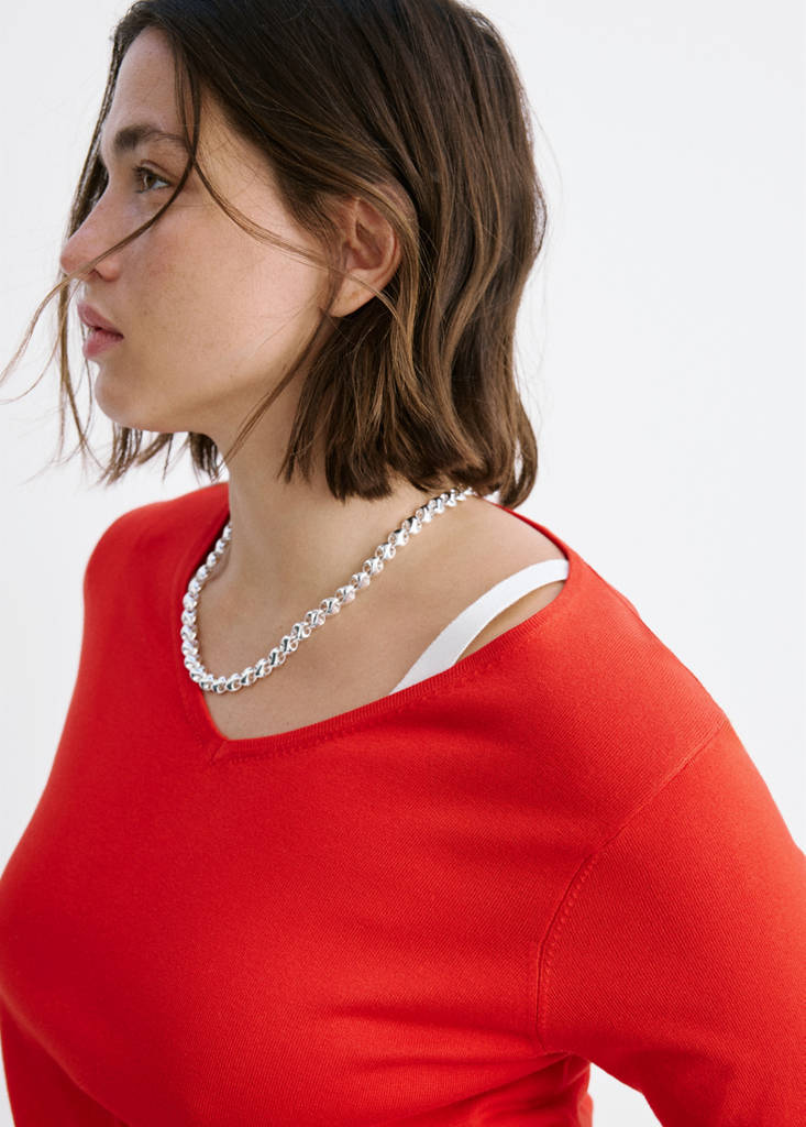 V-neck knit sweater — Red