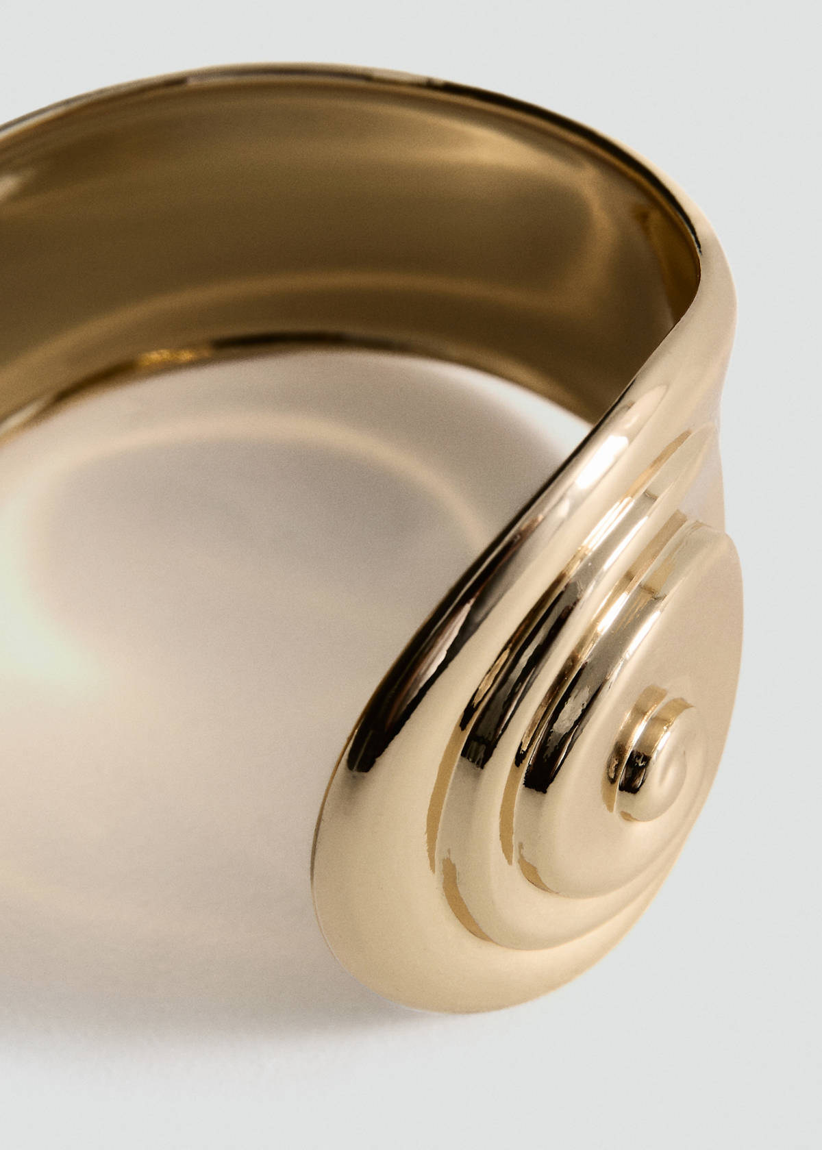 Spiral rigid bracelet — Gold