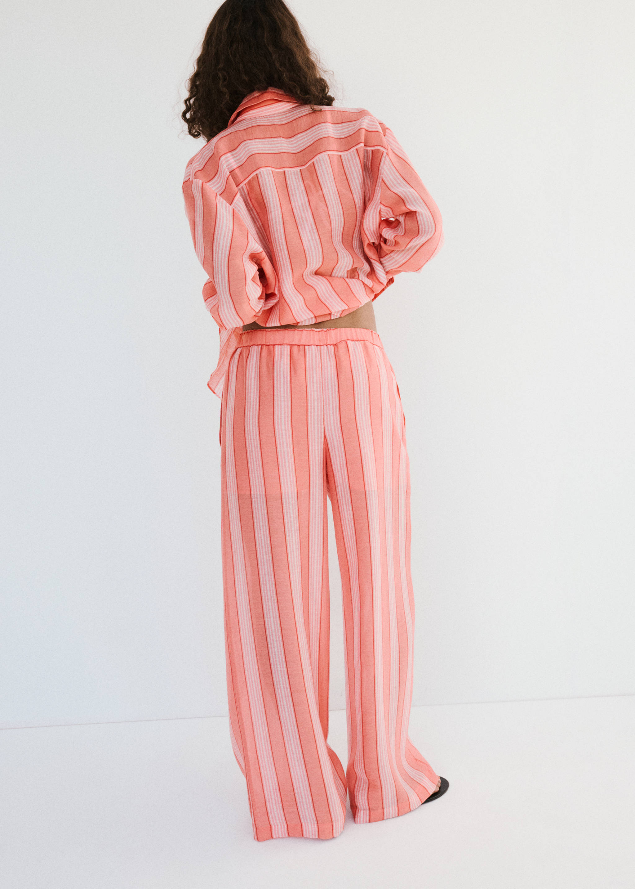 Pantalon droit en mélange lin lyocell à rayures - Verso de l’article