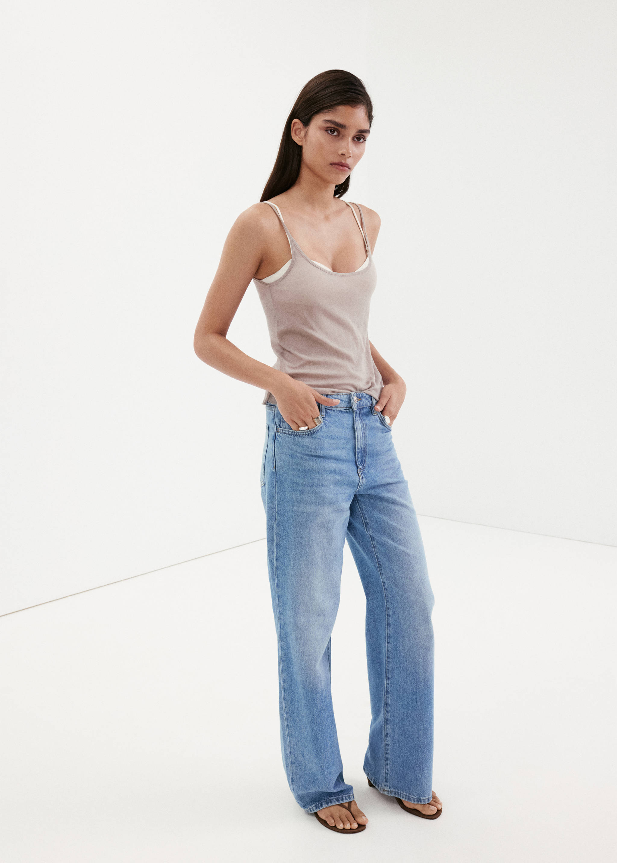 Jeans Danila wide leg tiro alto - Plano general