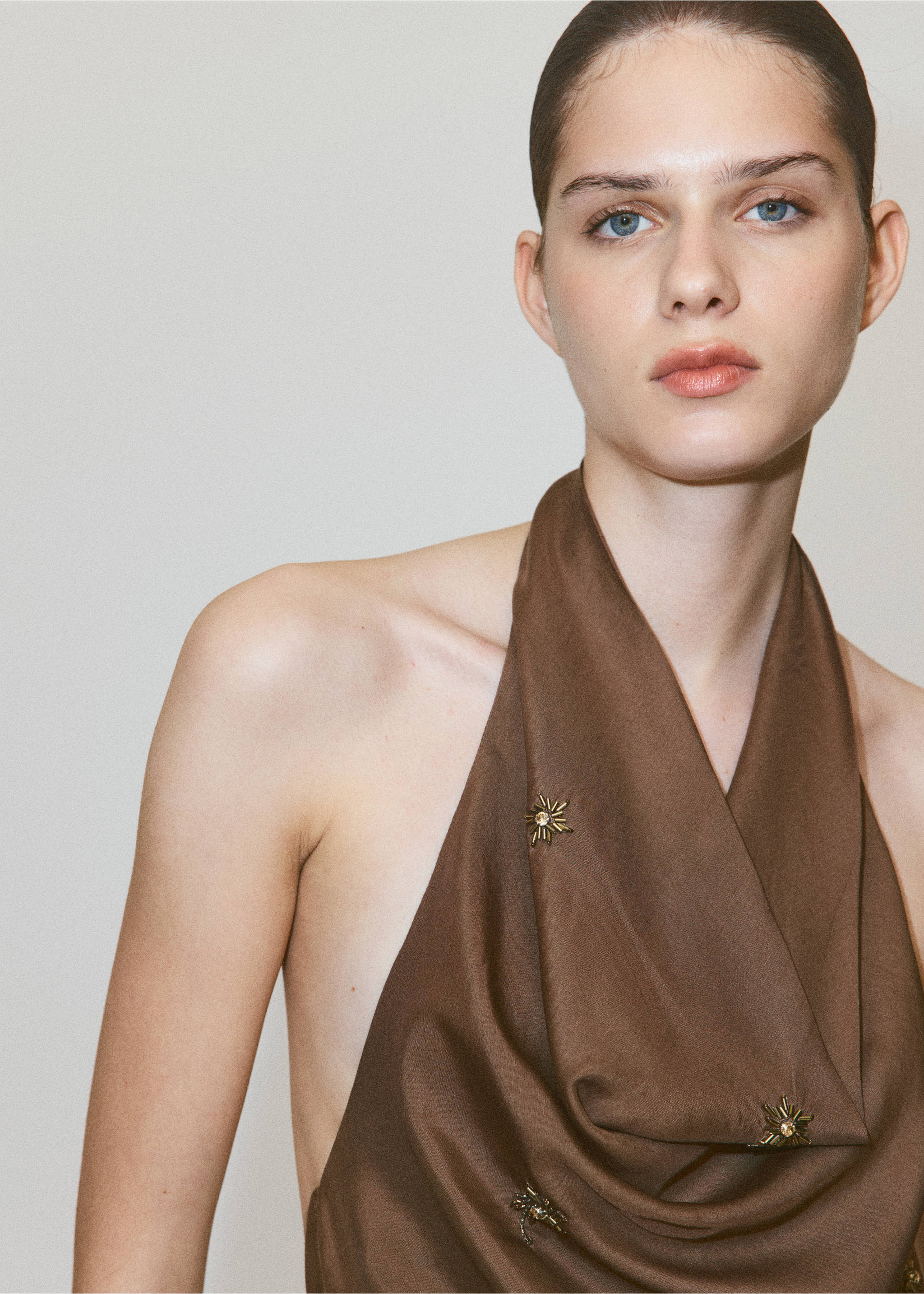 Embroidered appliqué halter top - Medium plane, Brown. Ref: 37051371-00.