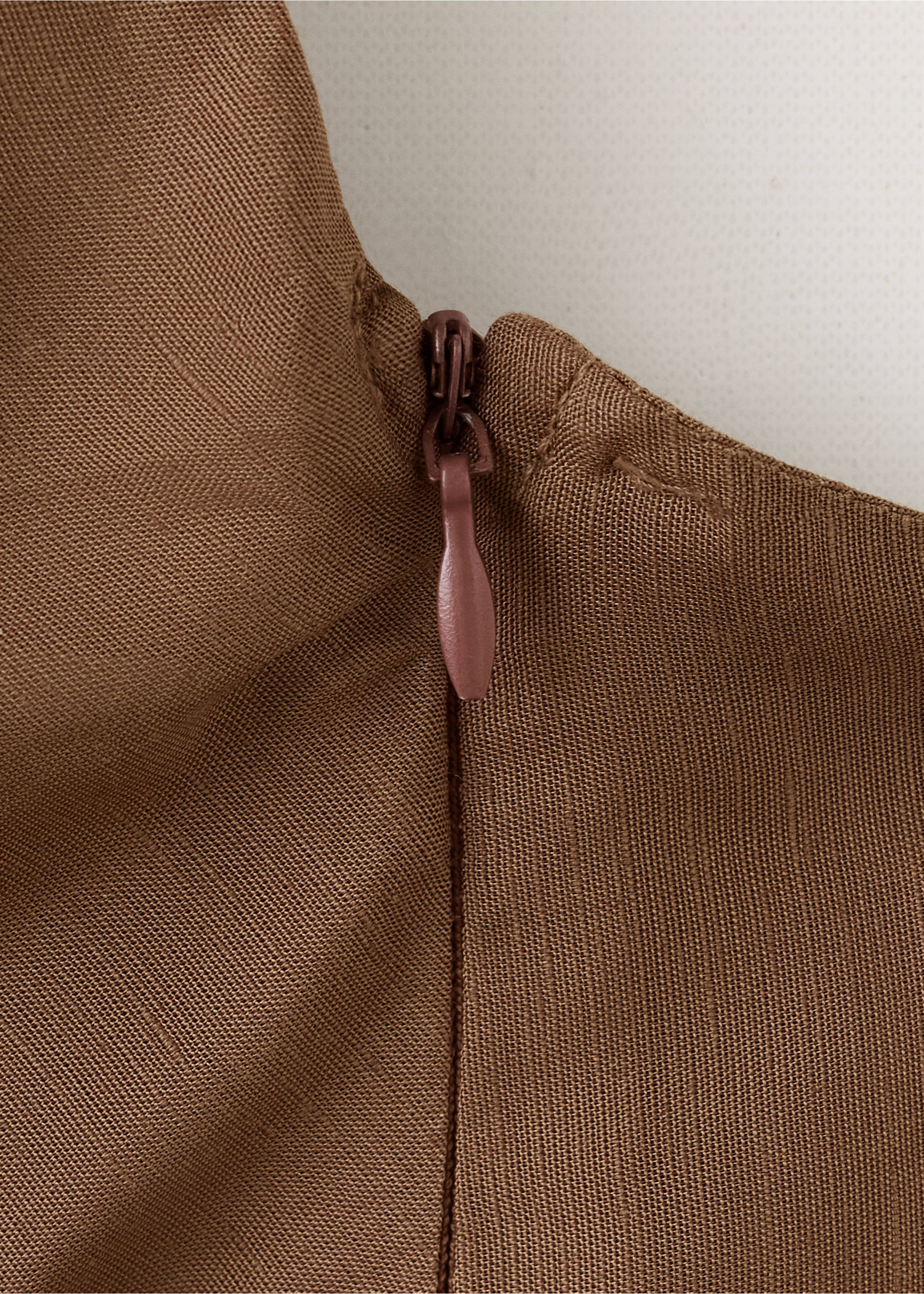 Embroidered appliqué halter top - Details of the article 0, Brown. Ref: 37051371-00.
