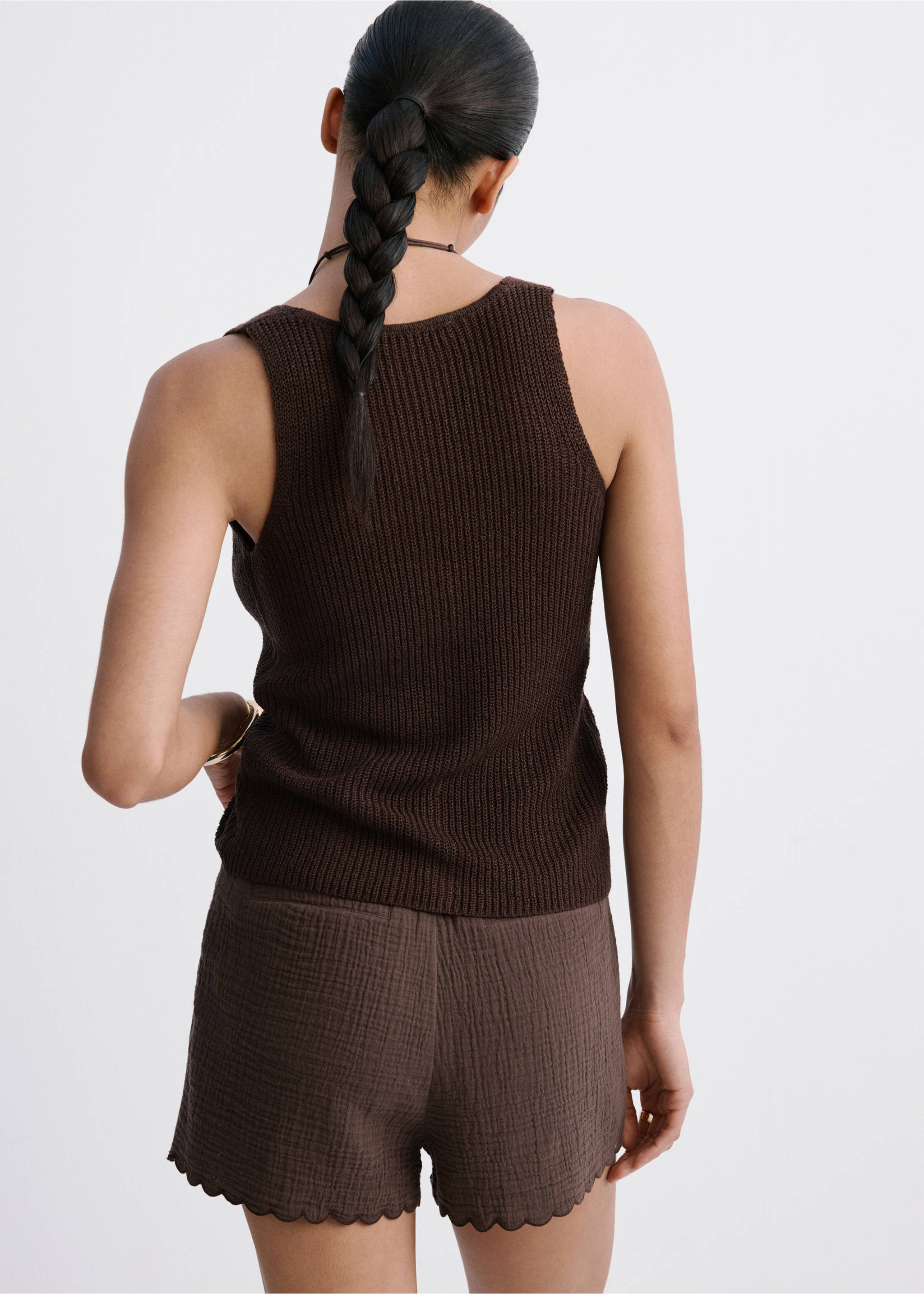 Cotton shorts with scalloped details - Reverse of the article, Chocolate. Ref: 37051372-00.