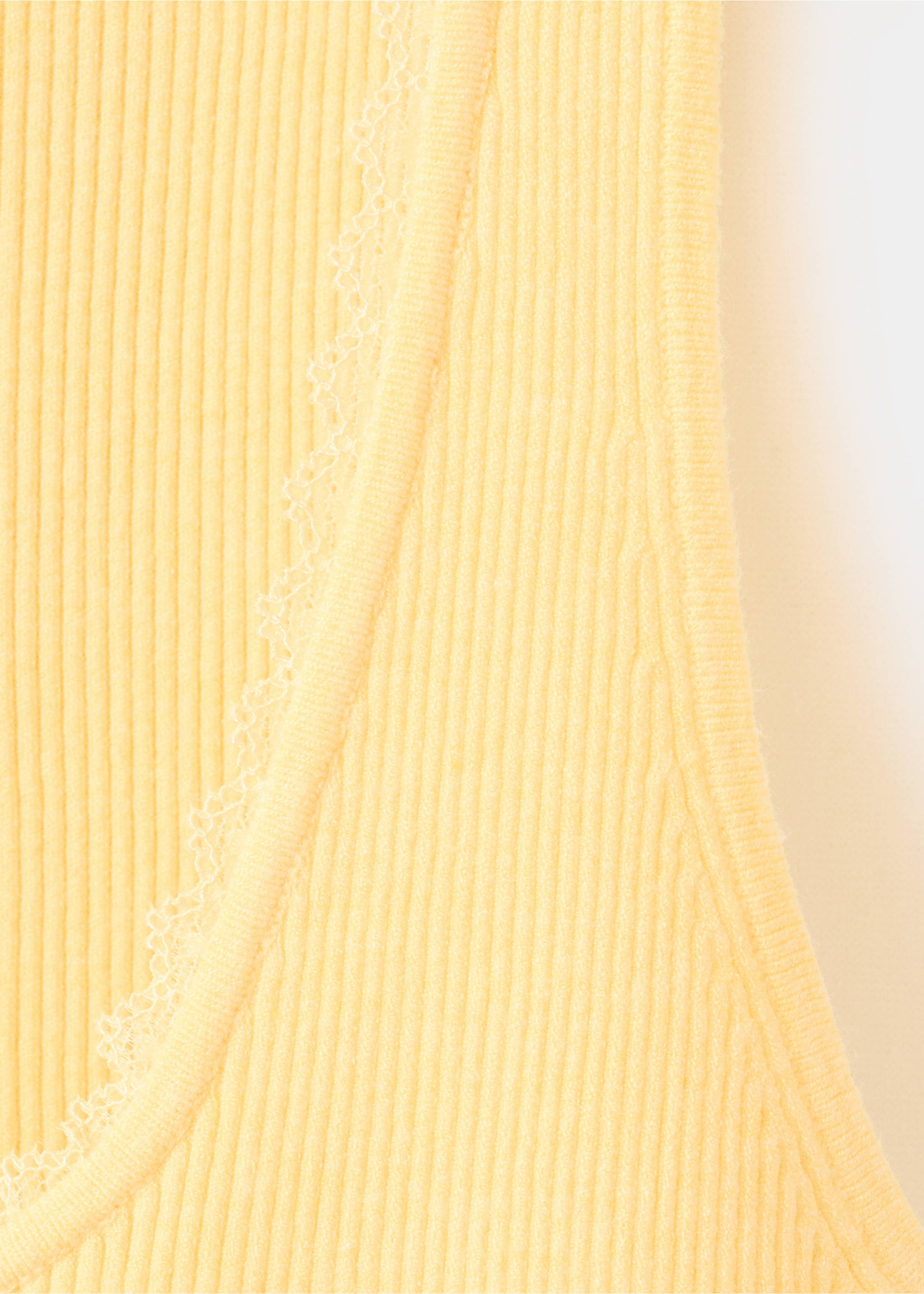 Top côtelé détail dentelle - Détail de l'article 8, Jaune pastel. Ref: 37051377-00.