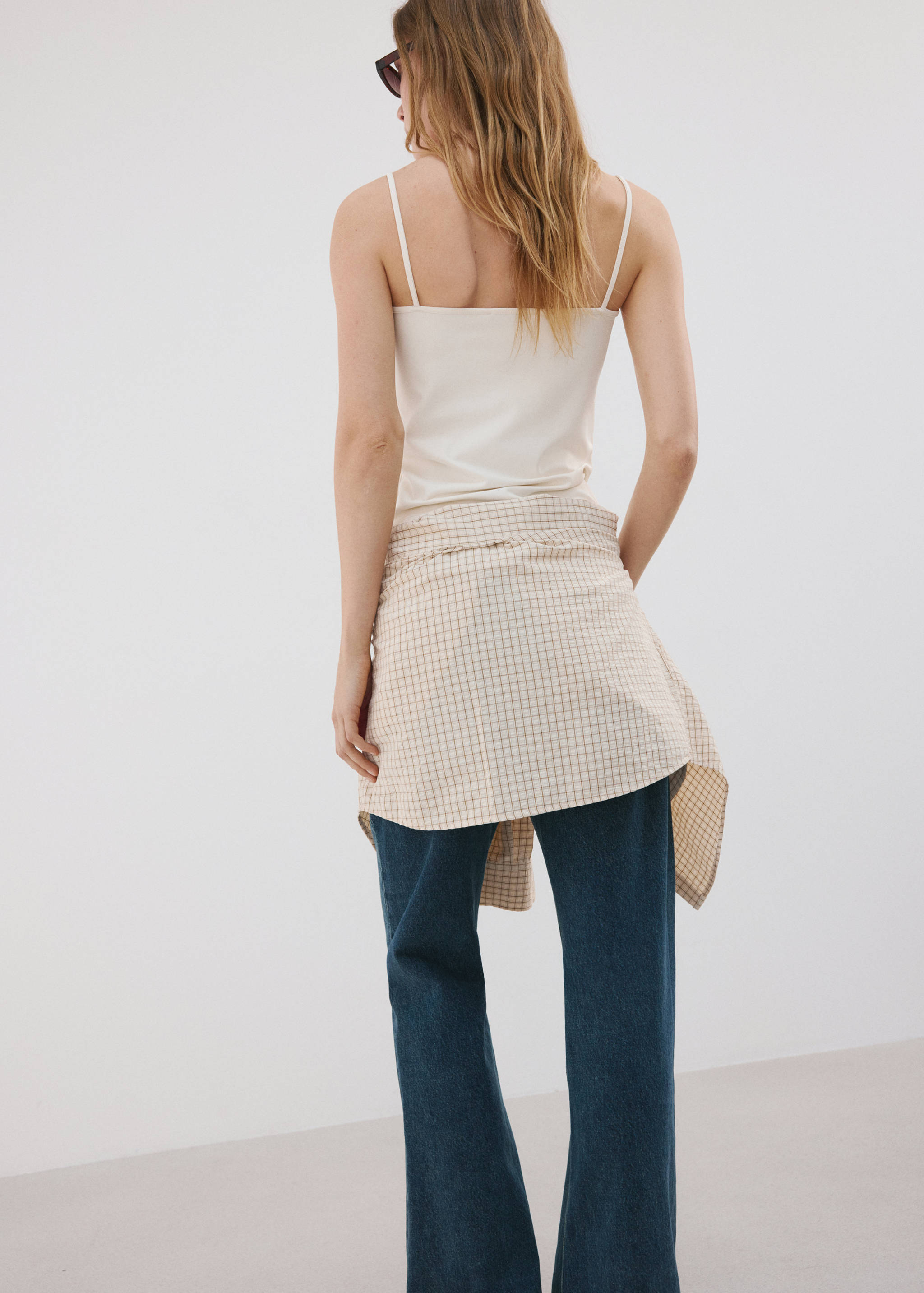 Fitted top with thin straps - Reverse of the article