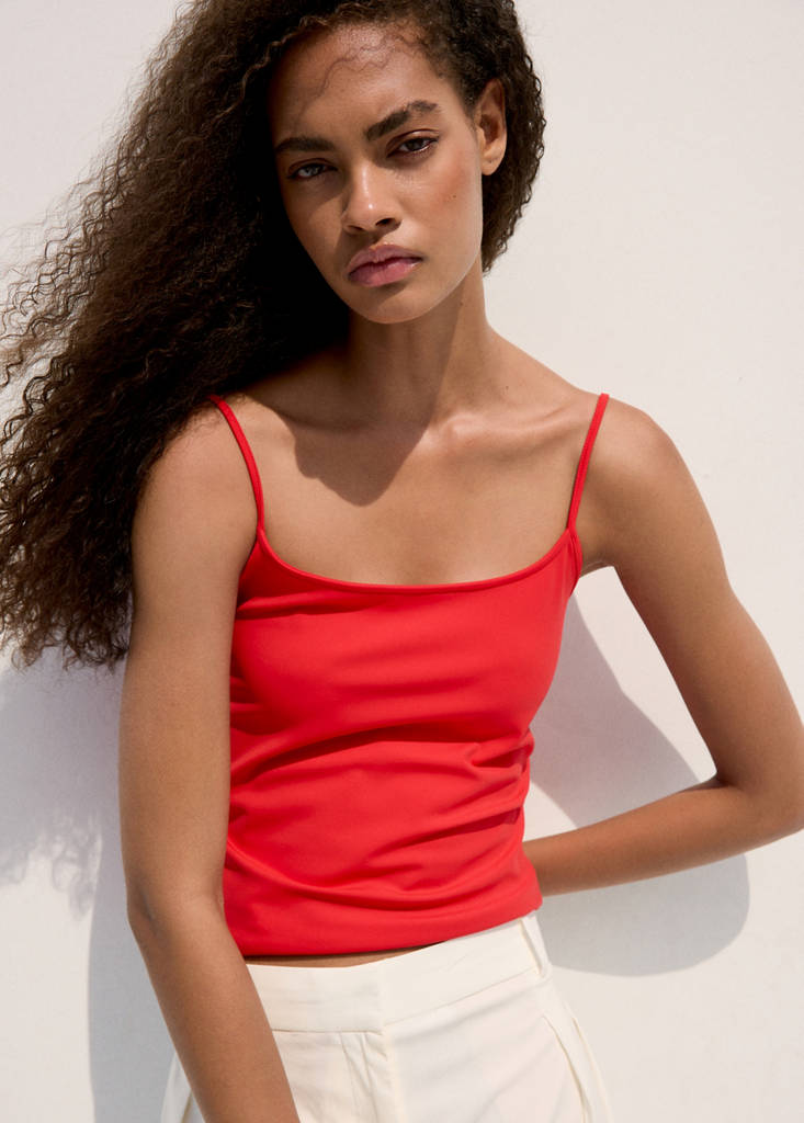 Fitted top with thin straps — Red