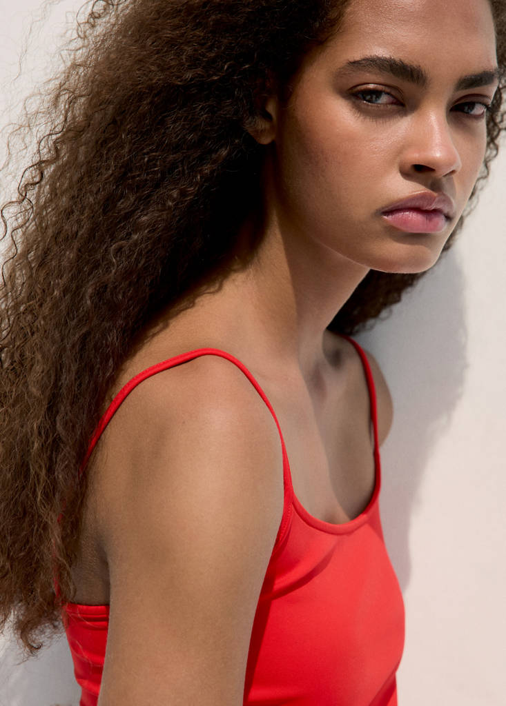 Fitted top with thin straps — Red