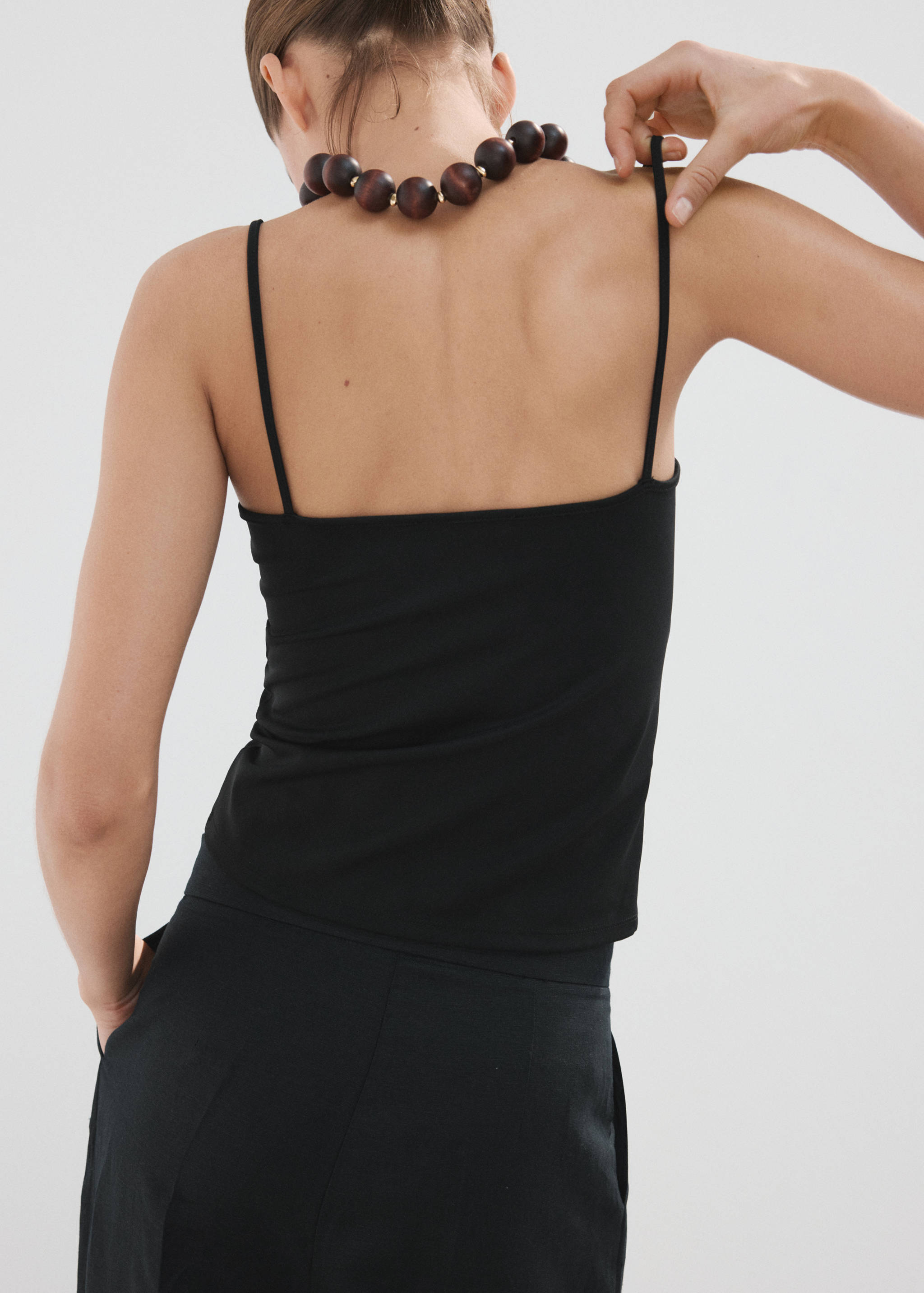Fitted top with thin straps - Reverse of the article