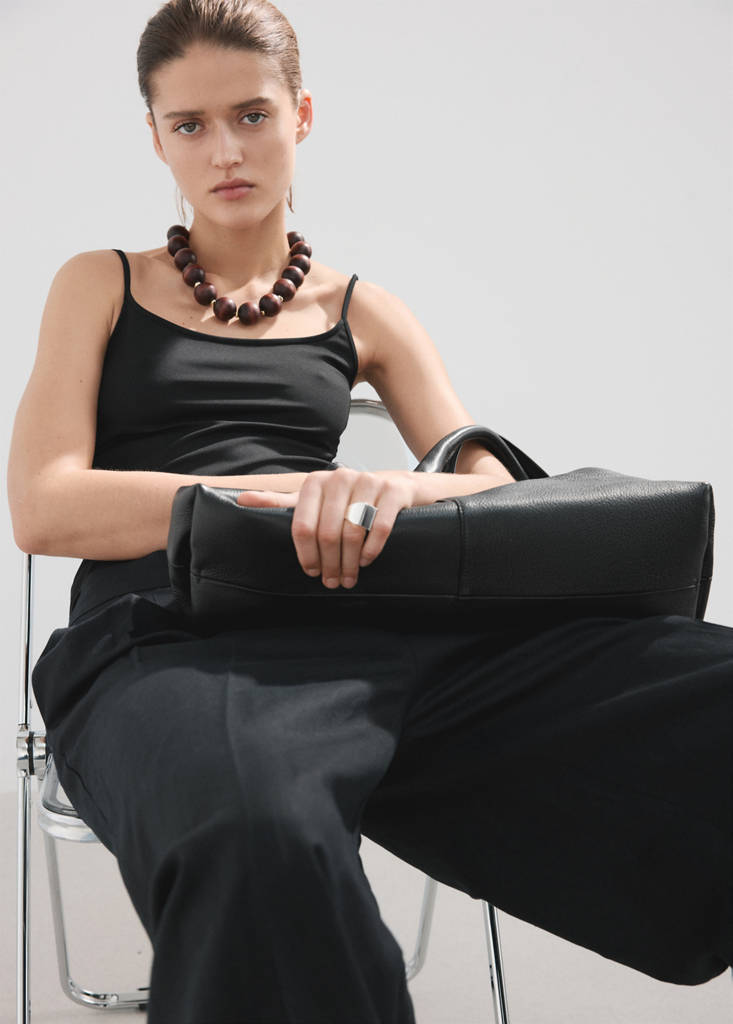 Fitted top with thin straps — Black