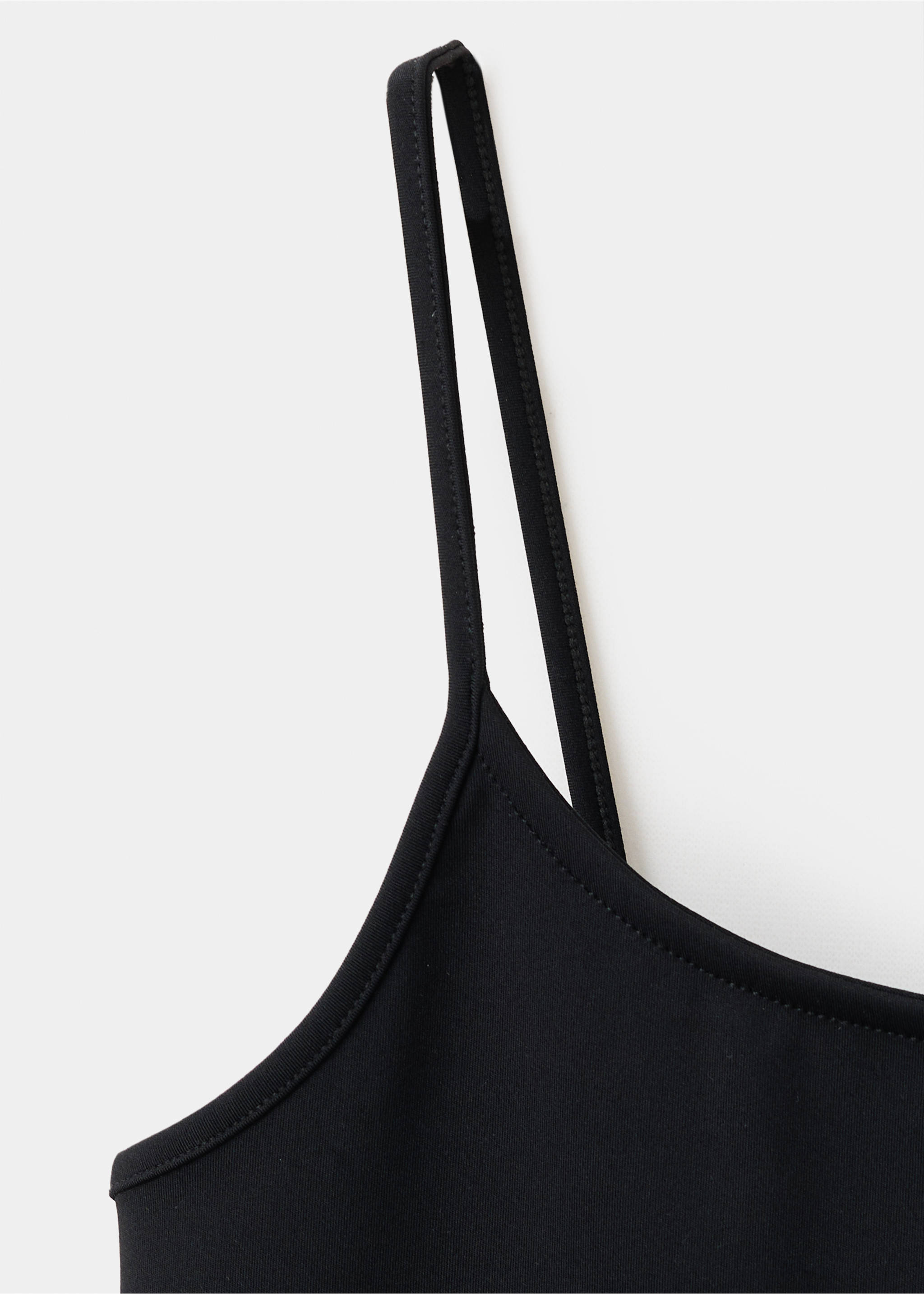 Fitted top with thin straps - Details of the article 8, Black. Ref: 37051378-00.
