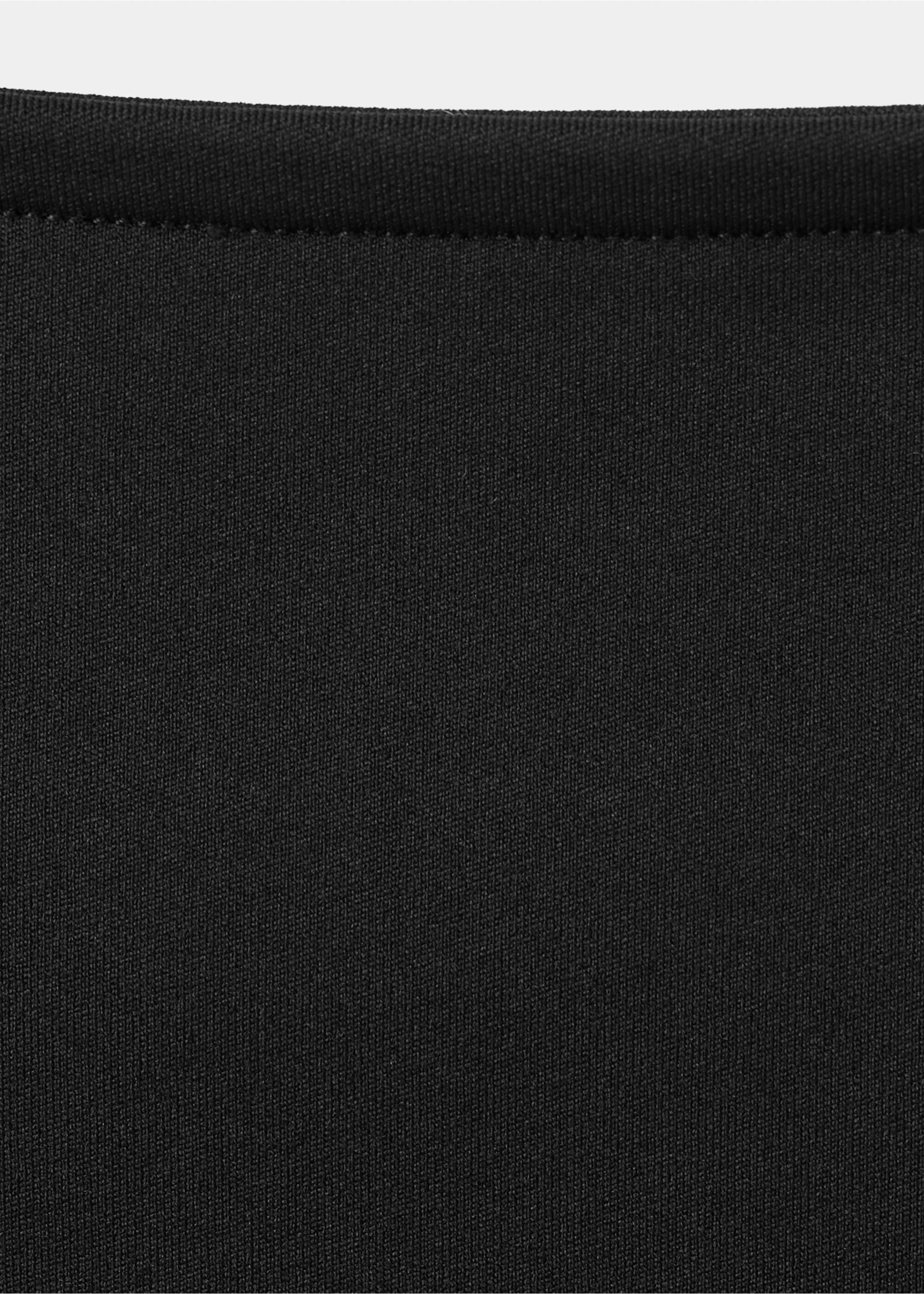 Fitted top with thin straps - Details of the article 0, Black. Ref: 37051378-00.