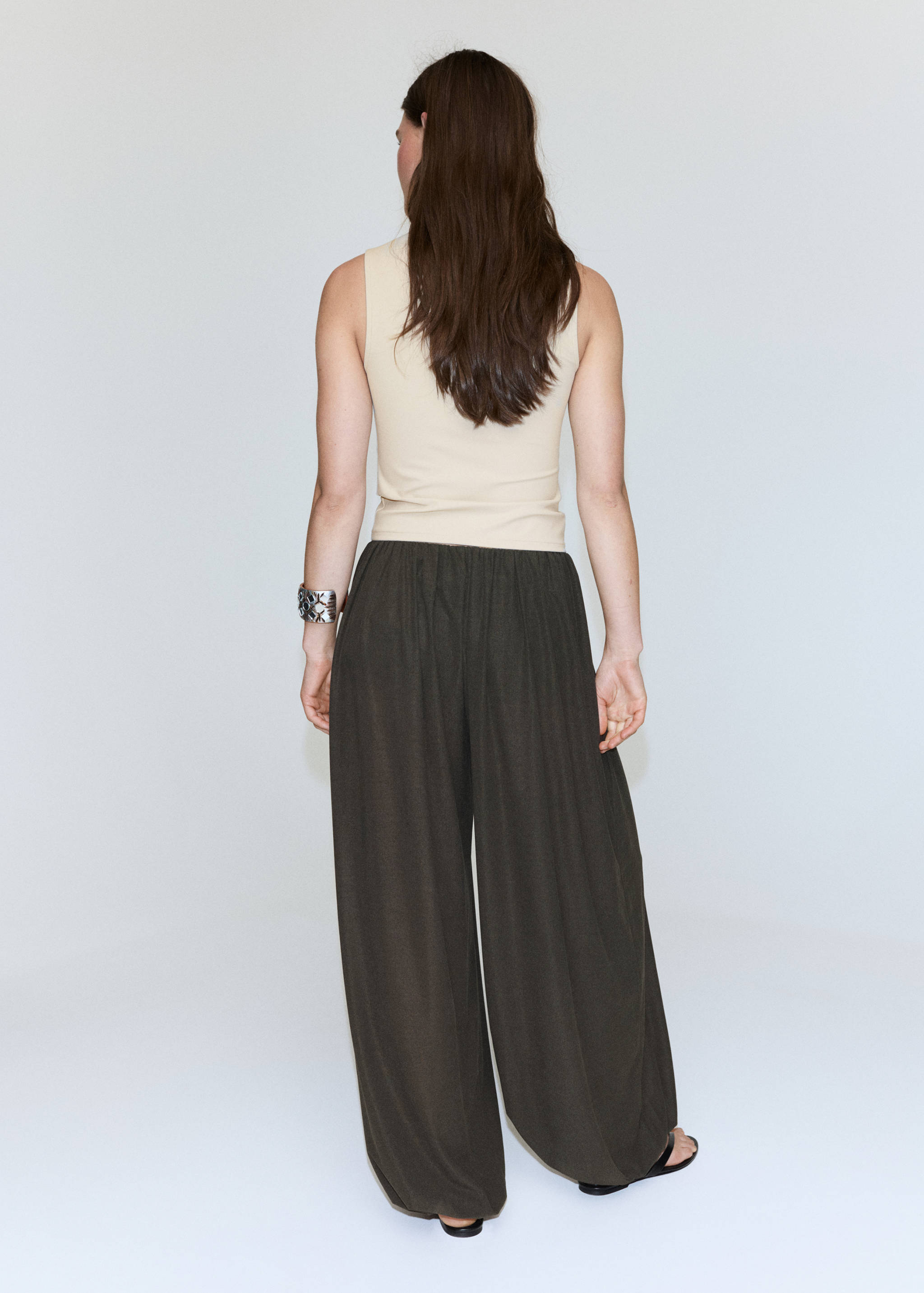 Fitted V-neck top - Reverse of the article