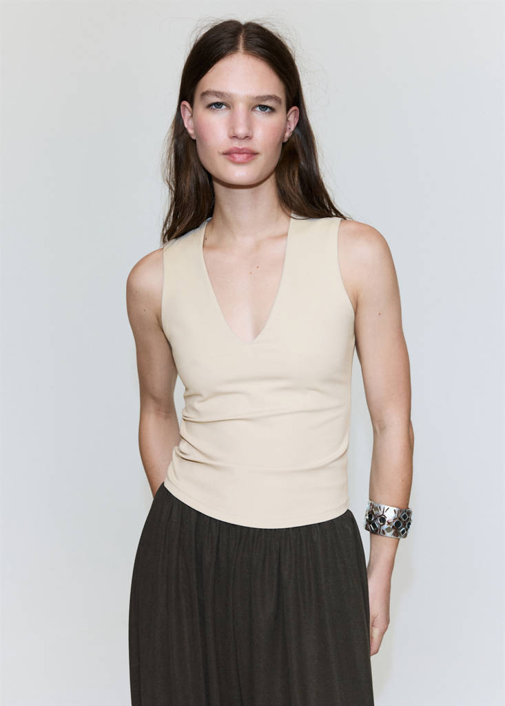Fitted V-neck top — Ecru