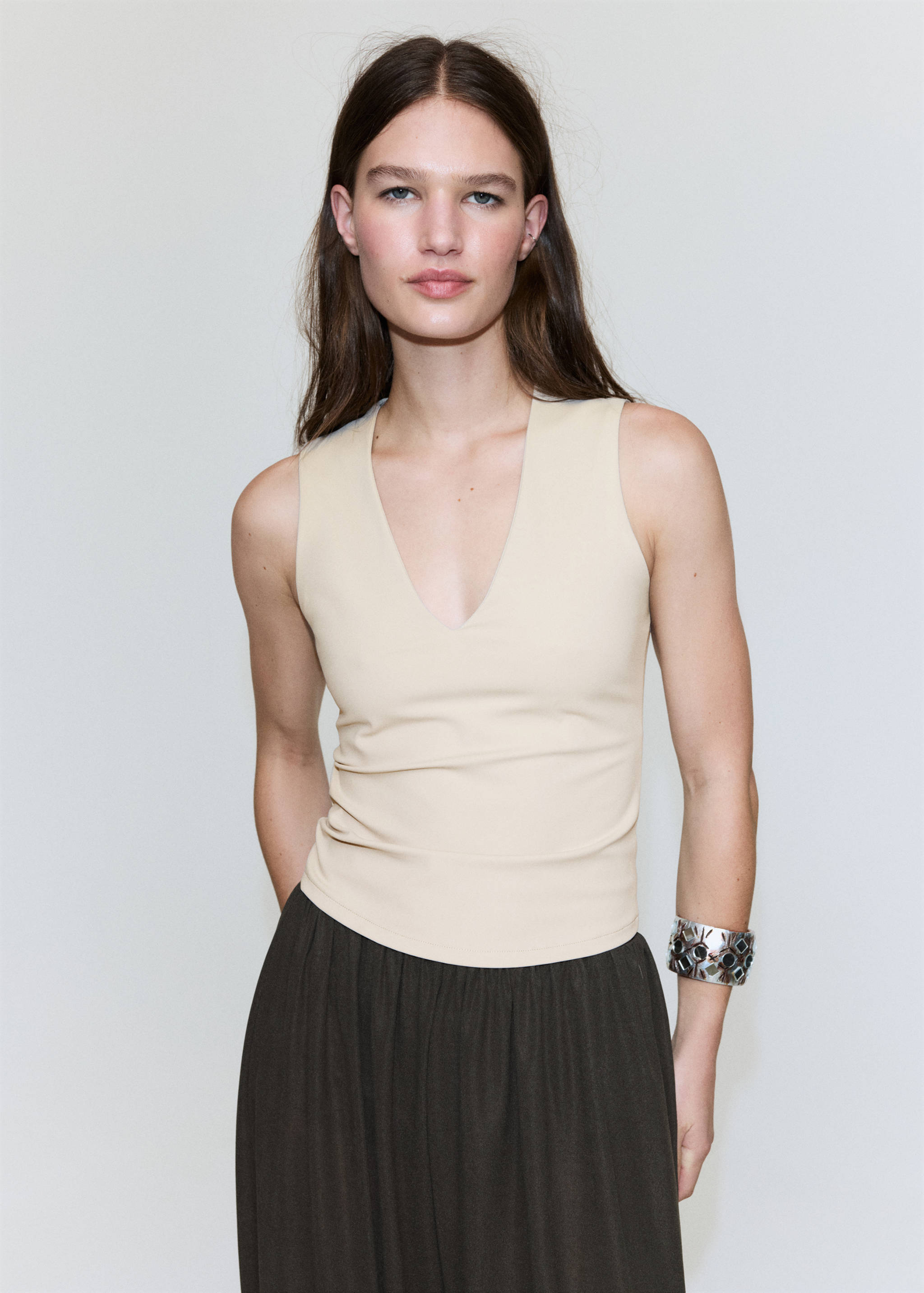 Fitted V-neck top - Details of the article 1