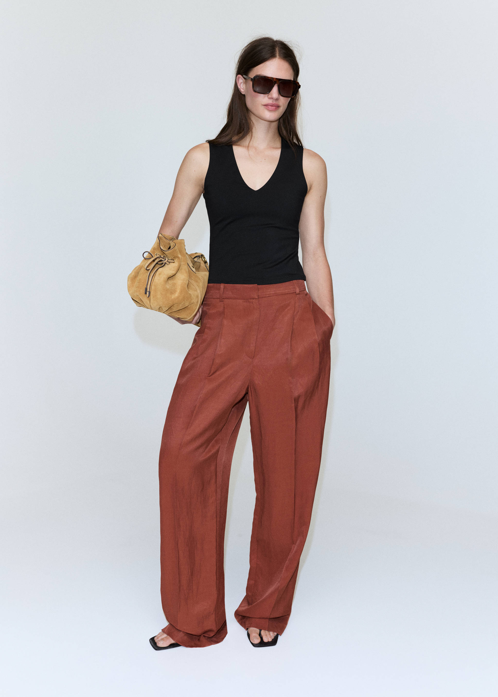 Fitted V-neck top - General plane