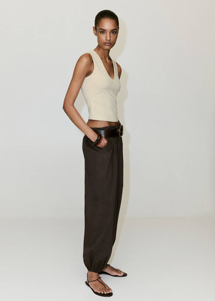 Fitted V-neck top — Light/Pastel Brown