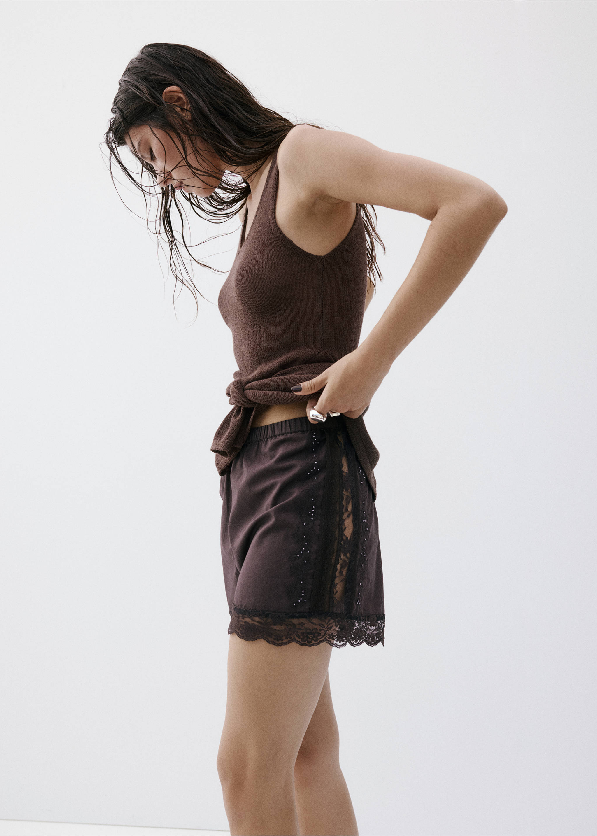 Straight shorts with lace detail - Medium plane, Brown. Ref: 37051386-00.