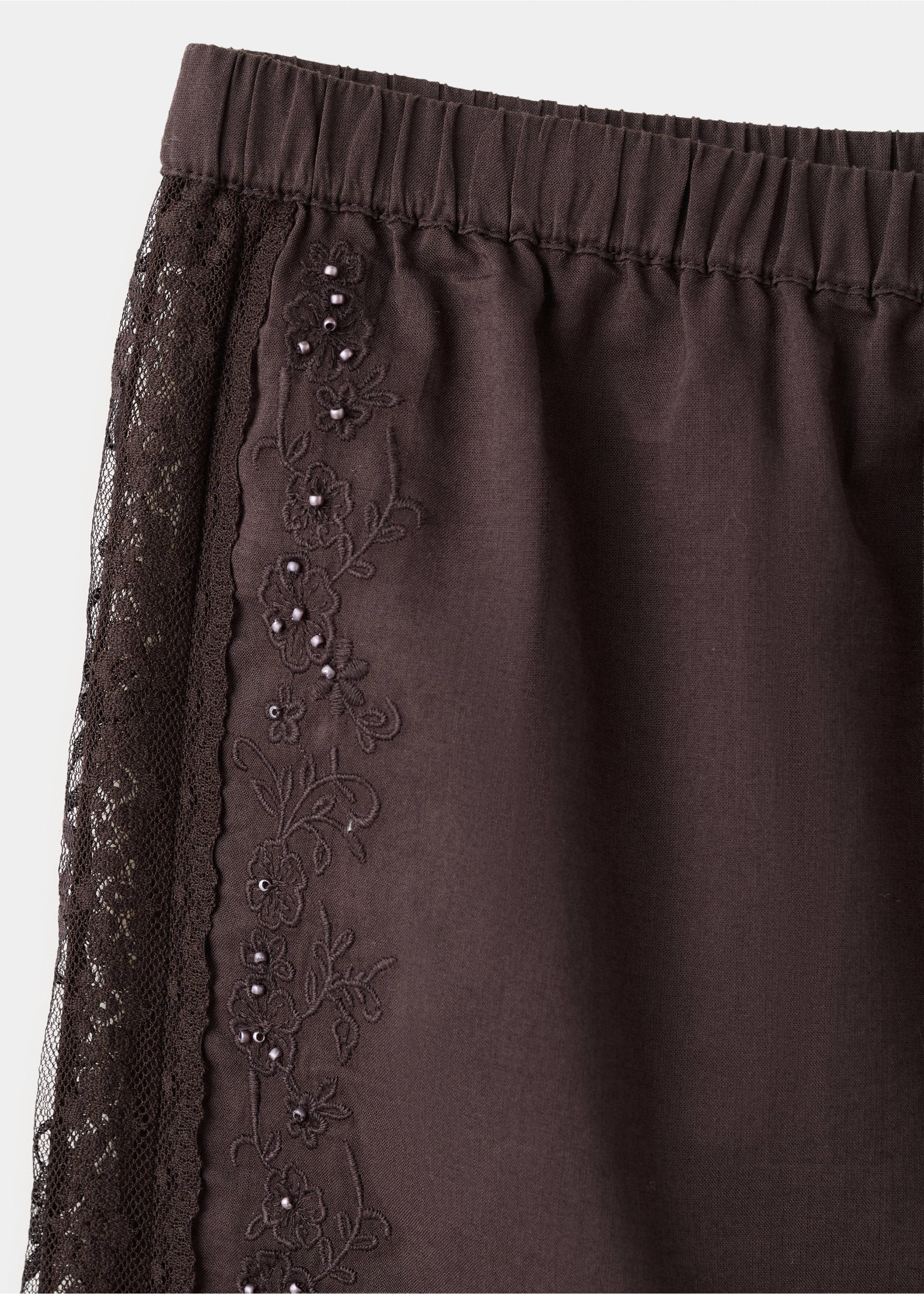 Straight shorts with lace detail - Details of the article 8, Brown. Ref: 37051386-00.