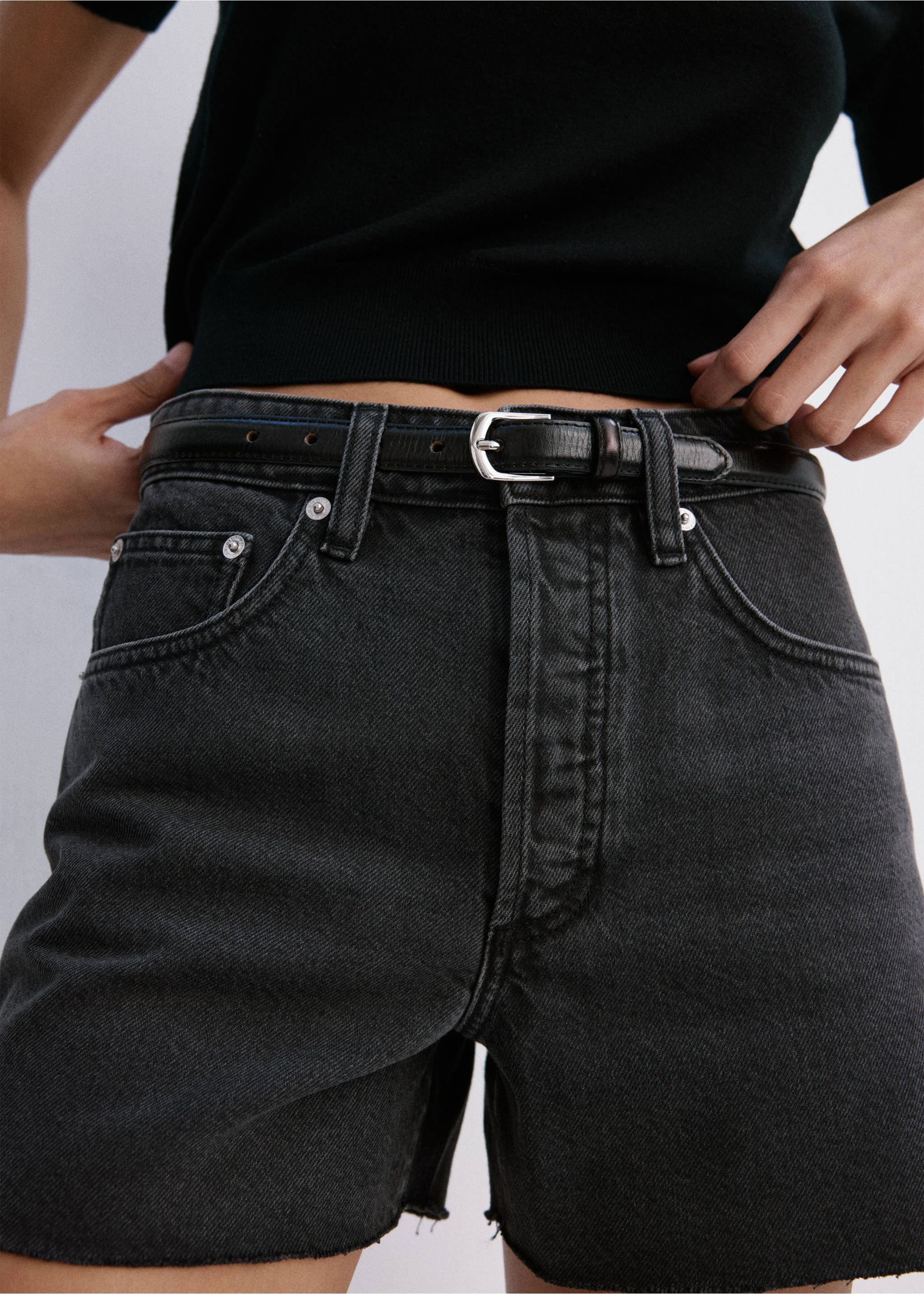 Denim shorts with frayed hem - Medium plane, Black denim. Ref: 37051387-00.