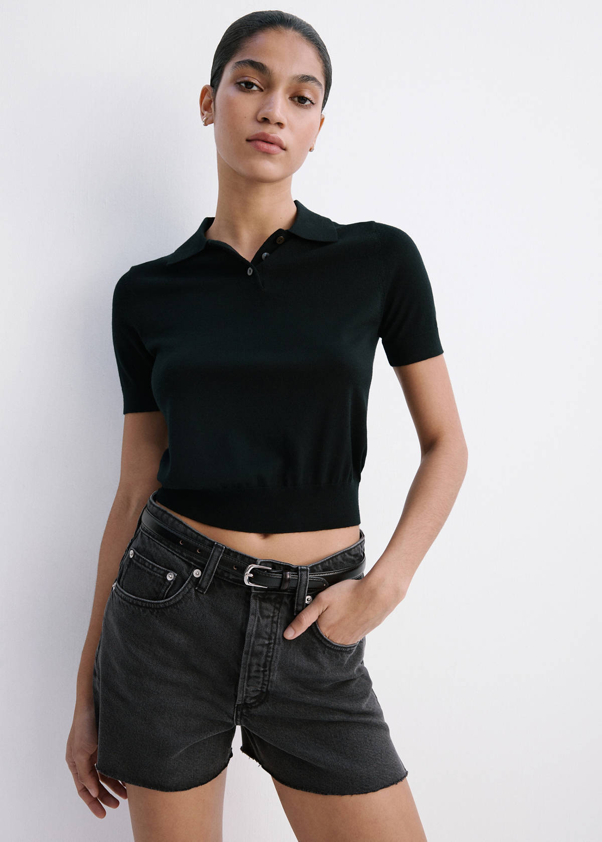 Denim shorts with frayed hem — Black denim