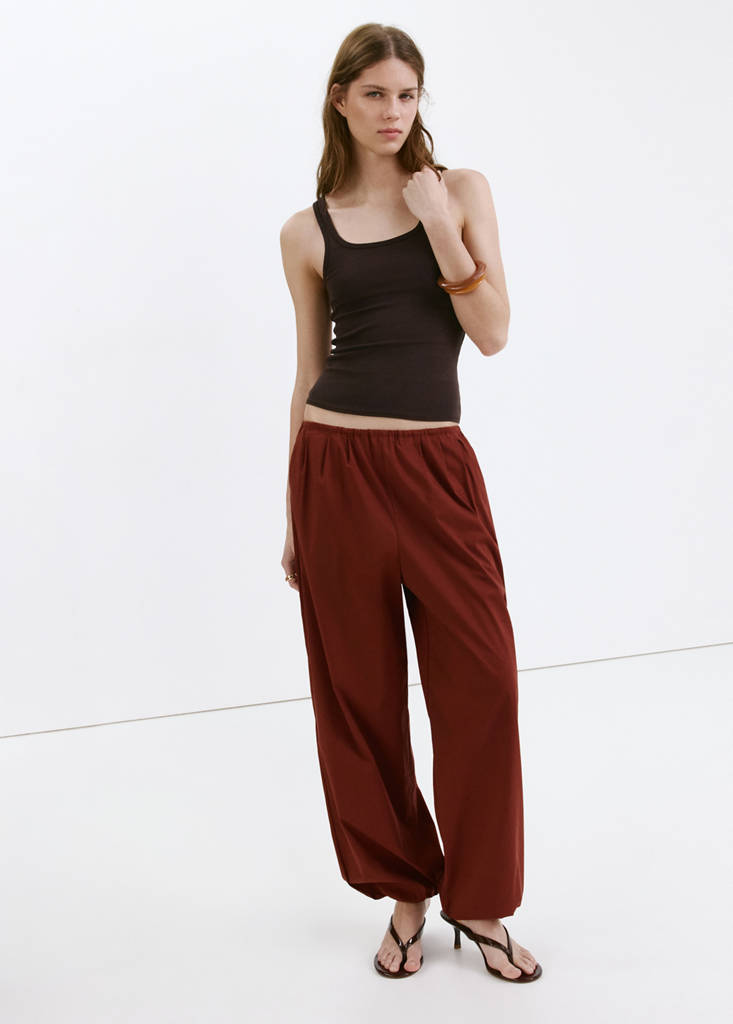 Fitted spaghetti strap top — Brown