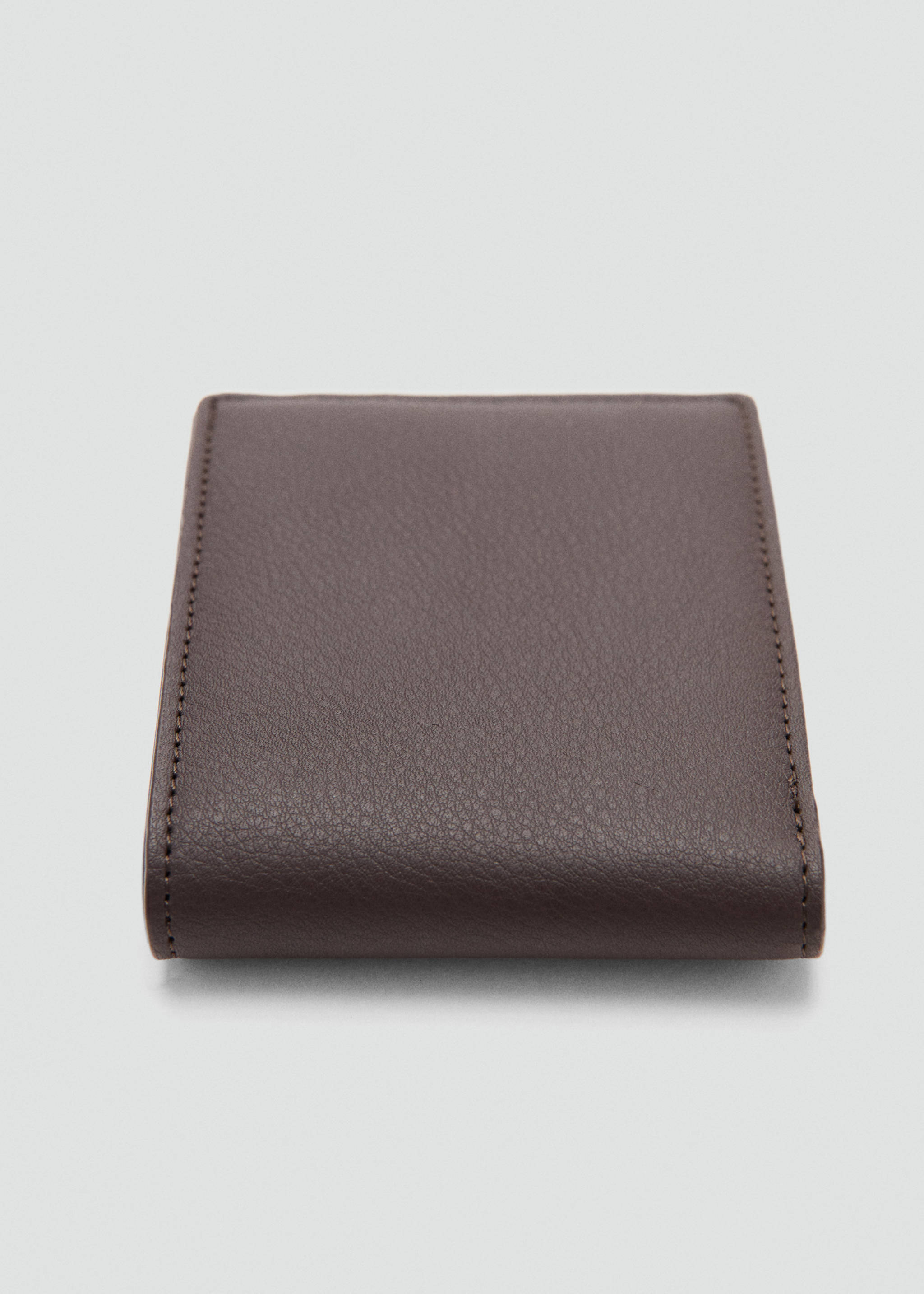 Wallet with embossed effect - Medium plane