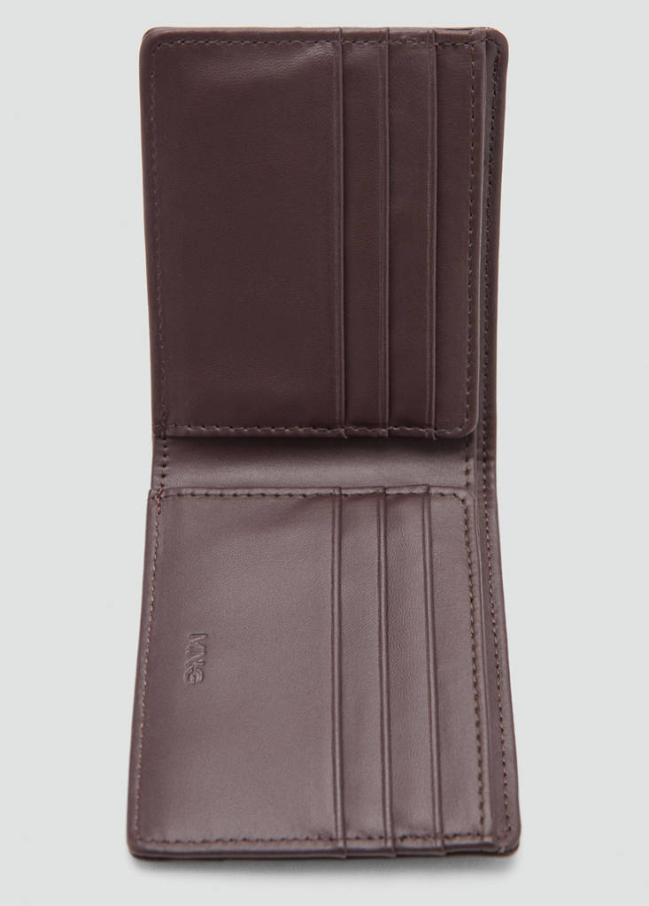 Wallet with embossed effect — Brown