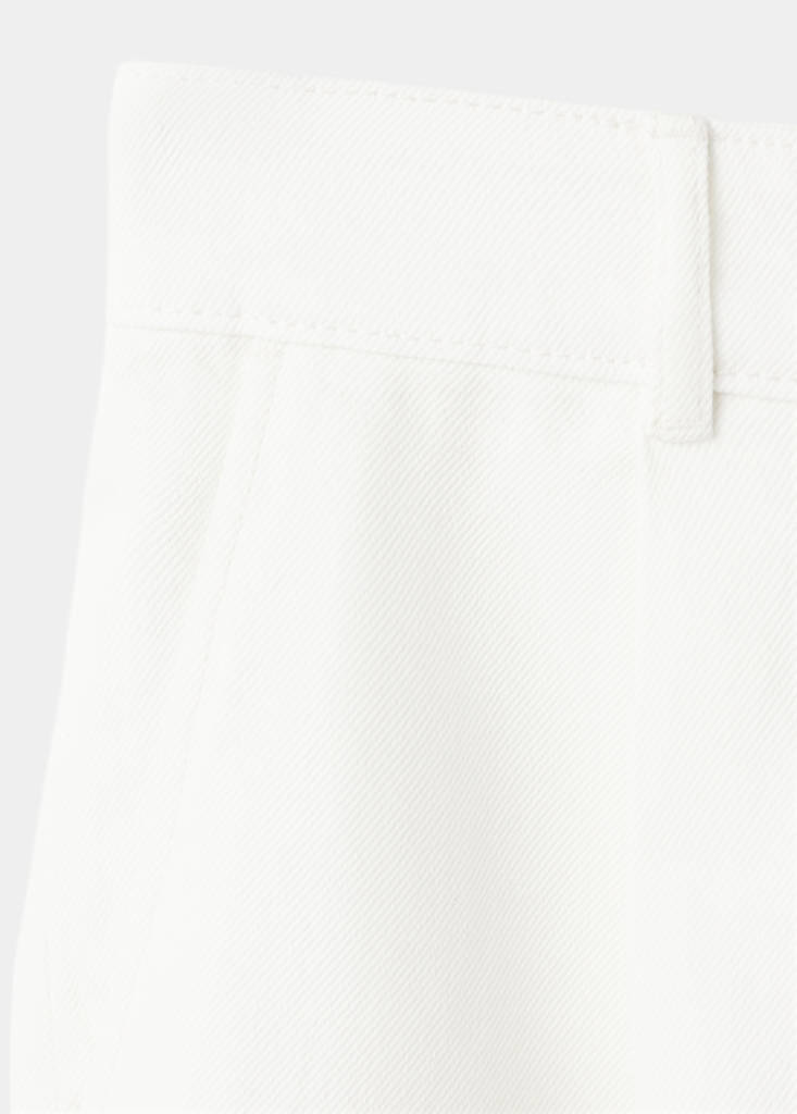 Mid-rise denim bermuda shorts with pleats — Off White