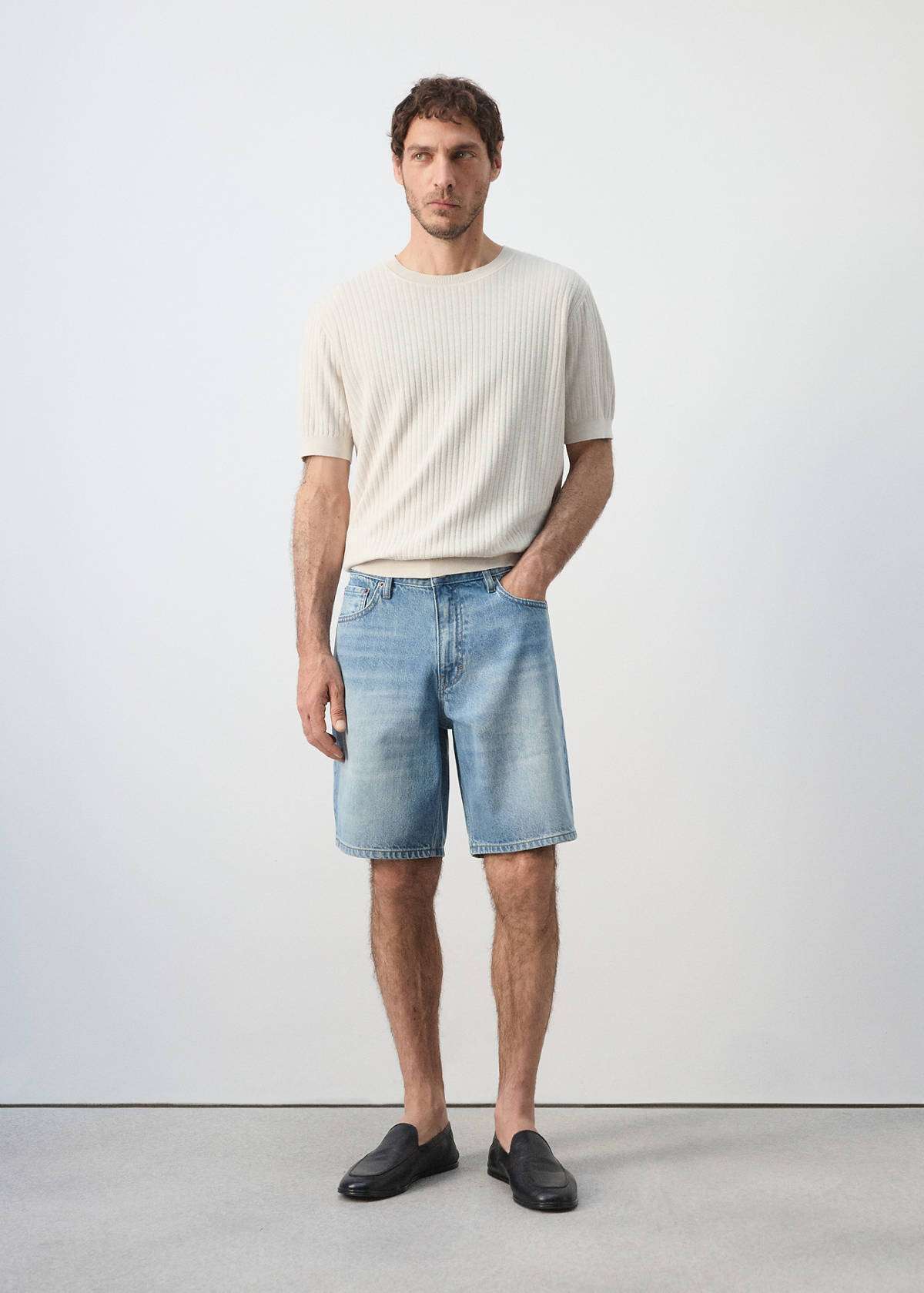 Straight-fit denim bermuda shorts — Medium Blue