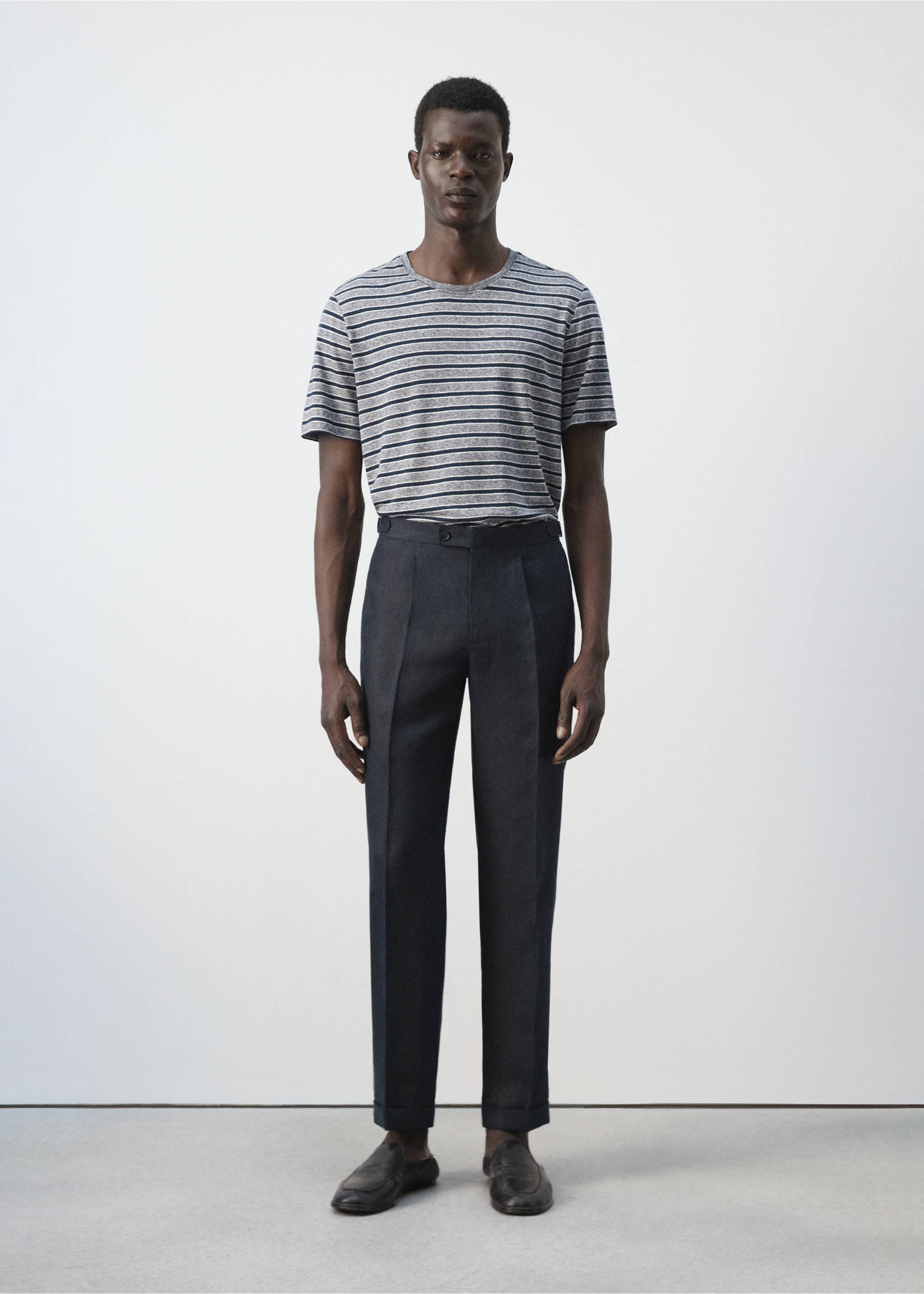 Pantalon de costume 100 % lin avec bandes ajustables - Plan général, Bleu marine. Ref: 37051415-00.