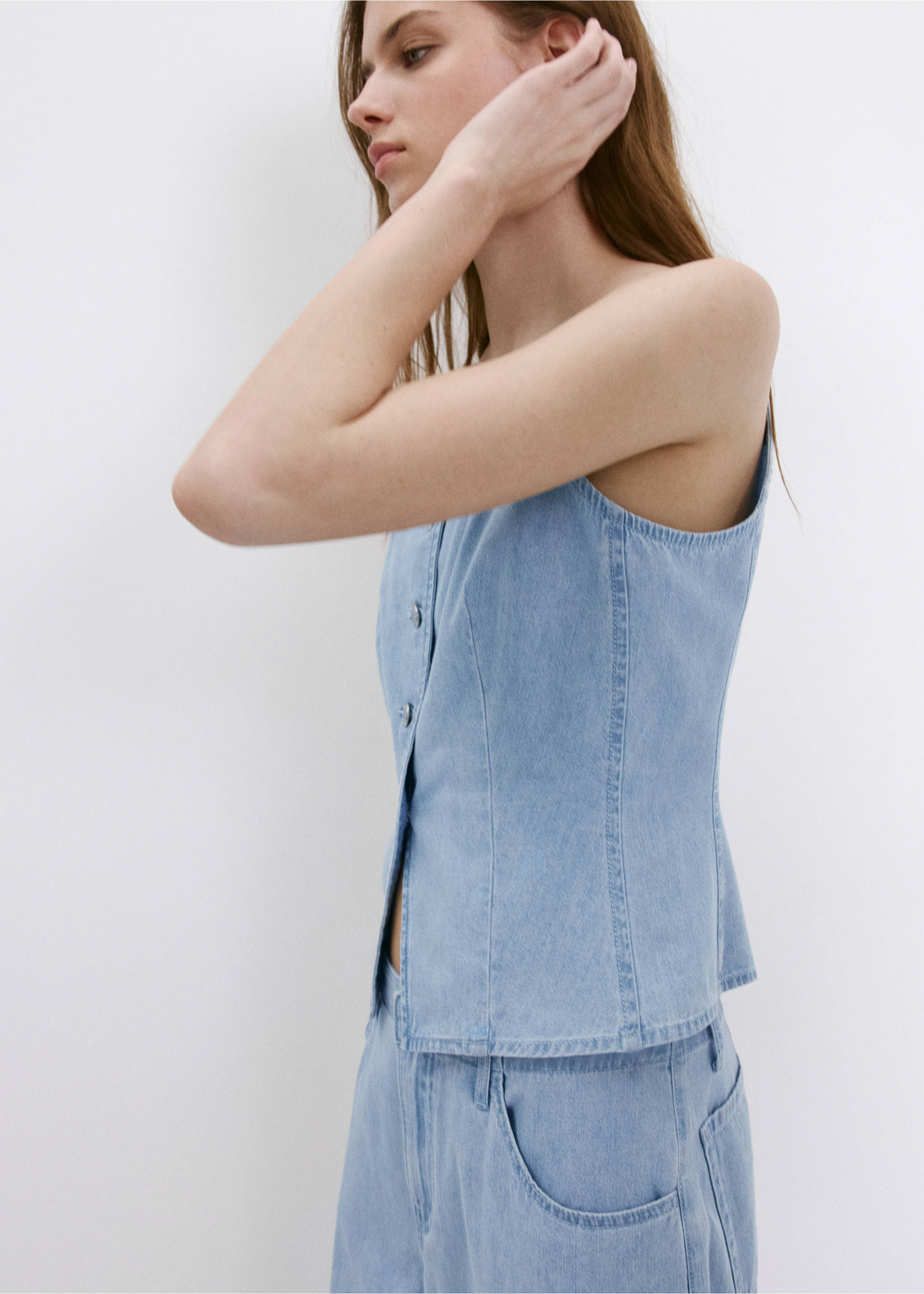 Denim buttoned gilet - Medium plane, Light Blue. Ref: 37051418-00.