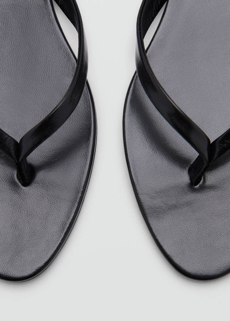 Leather strap sandals — Black