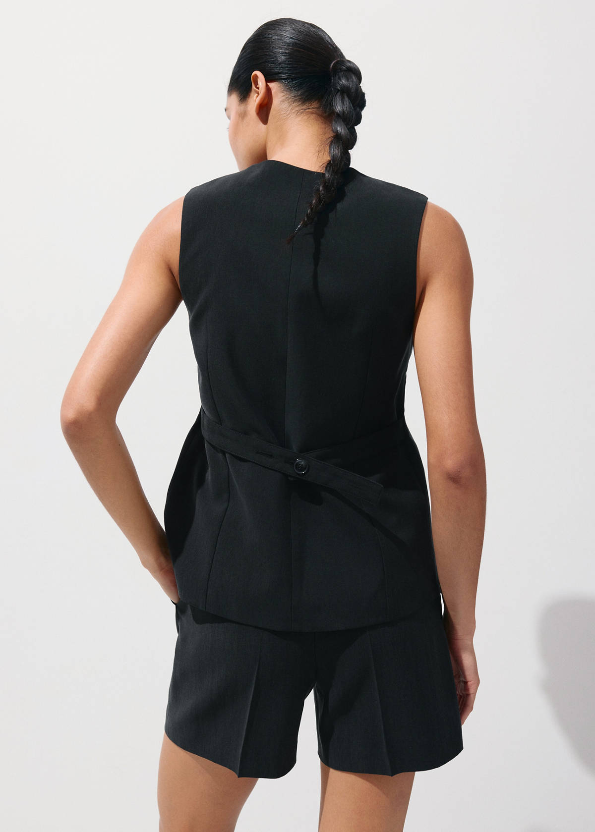 Straight mid-rise bermuda shorts — Black