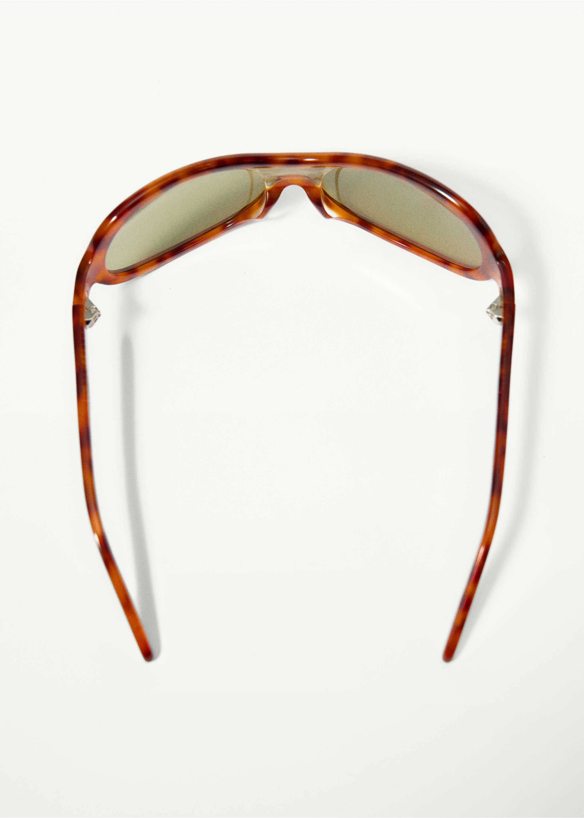 Sunglasses with tortoiseshell-effect frame - Details of the article 2, Chocolate. Ref: 37051443-00.