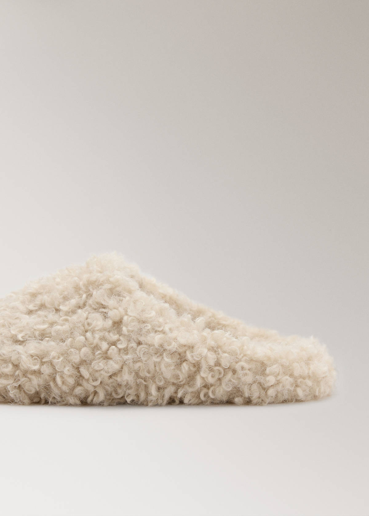 Sheepskin slippers — Beige