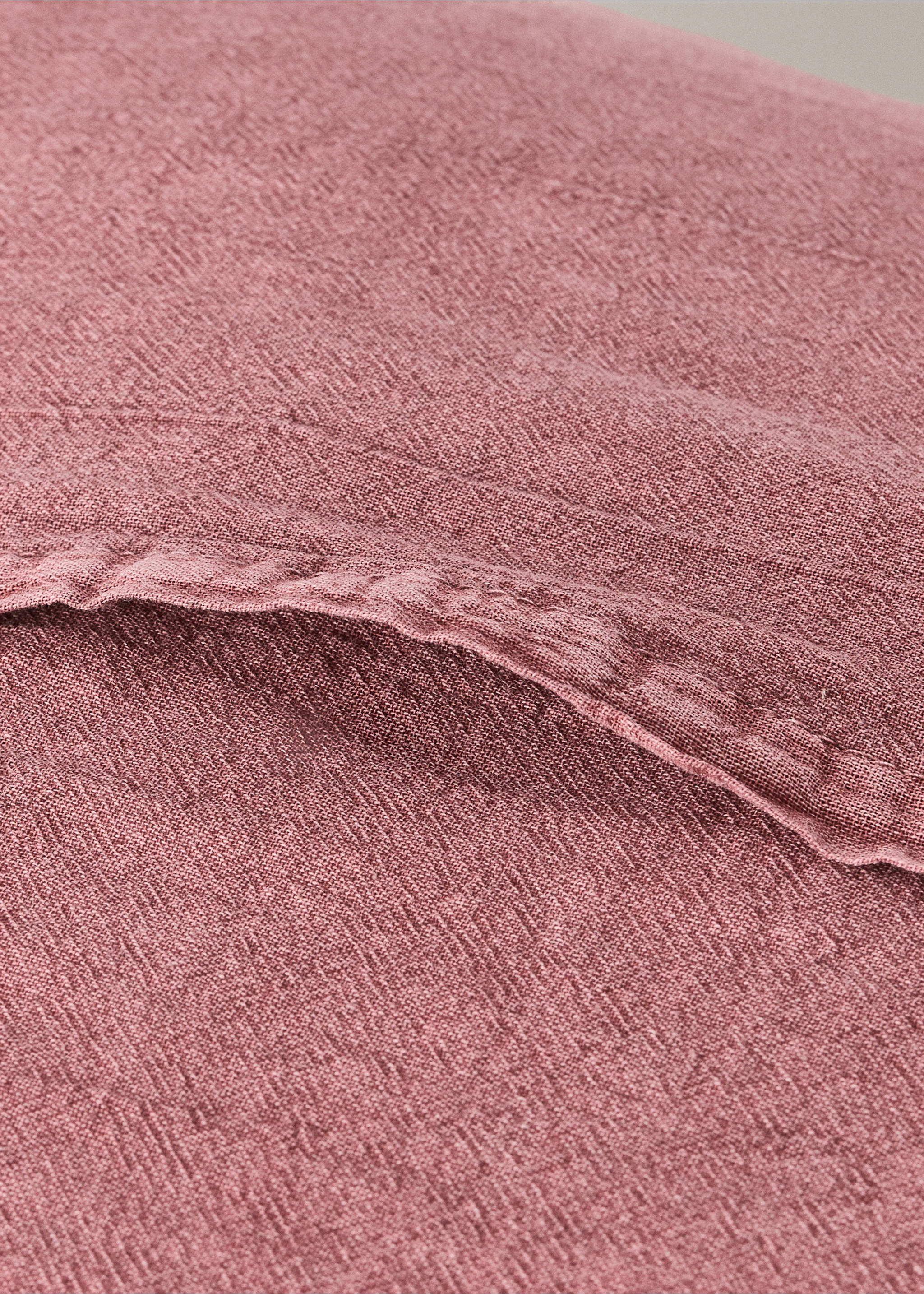 Children's cotton cushion cover with stitched check design - Details of the article 2, Coral Red. Ref: 37051485-00.