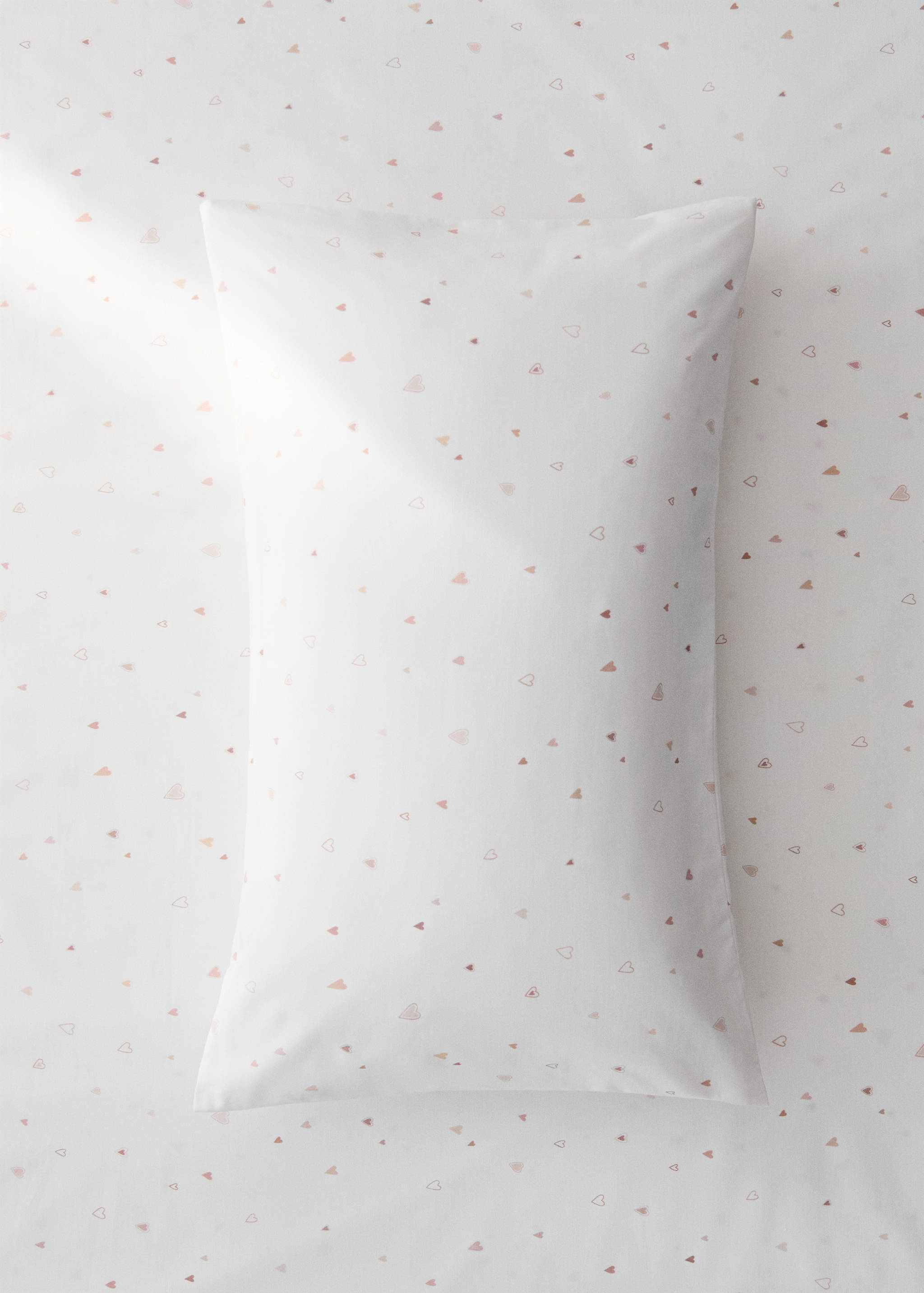 Povlak na polštář z bavlny se srdíčky do dětské postýlky 30 × 50 cm - Celkový náhled