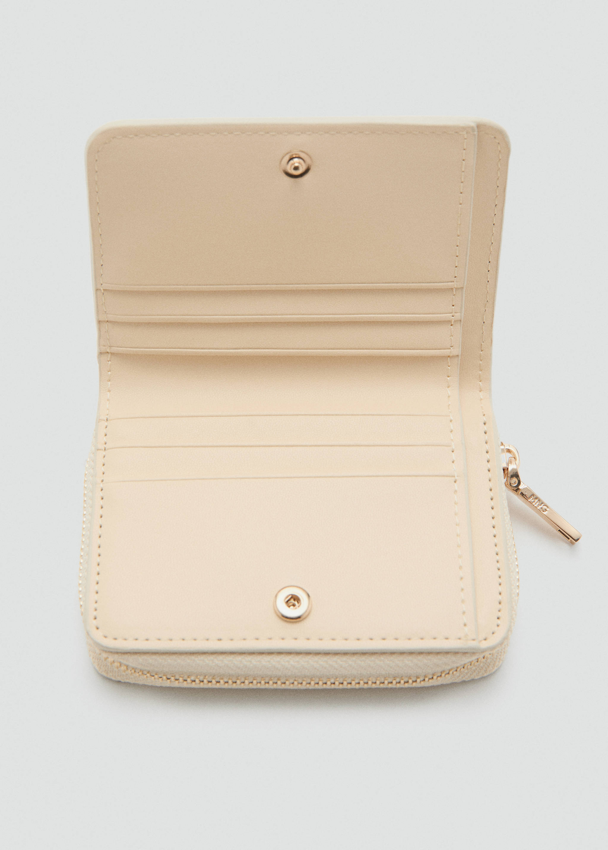 Small wallet with croc effect - Details of the article 1