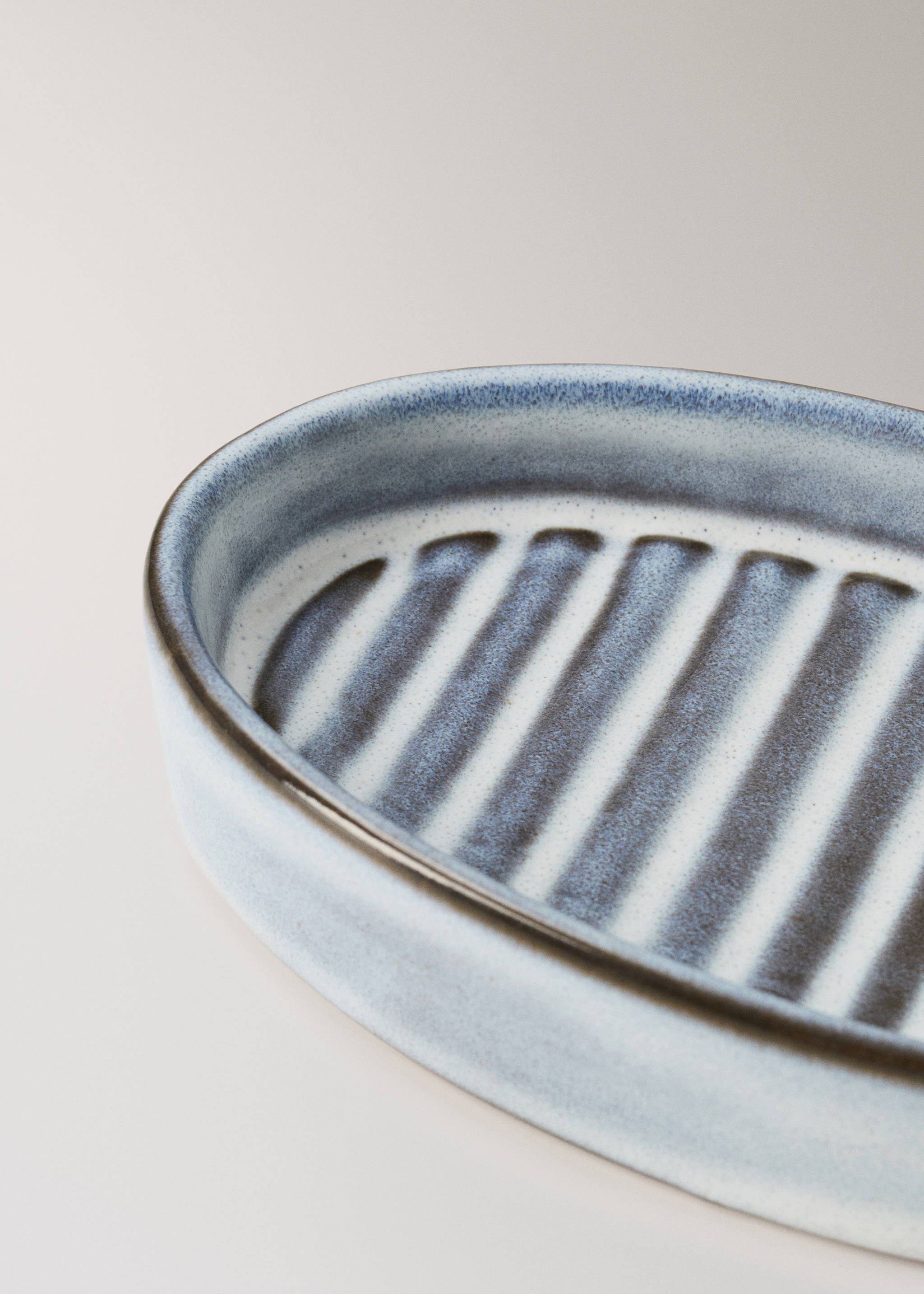 Oval ceramic soap dish - Details of the article 2