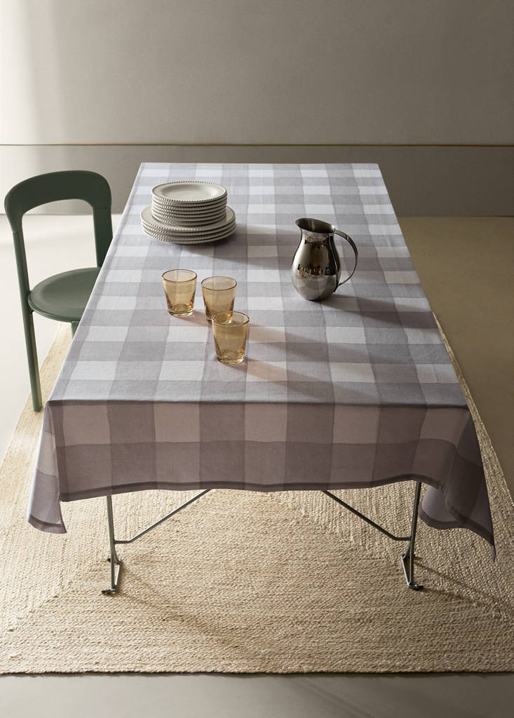 Gingham print cotton tablecloth for 6 to 8 people — Light/Pastel Brown