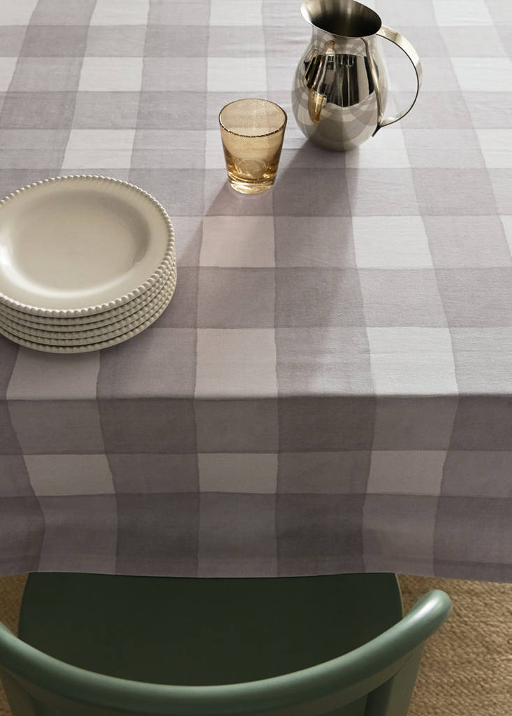 Gingham print cotton tablecloth for 6 to 8 people — Light/Pastel Brown