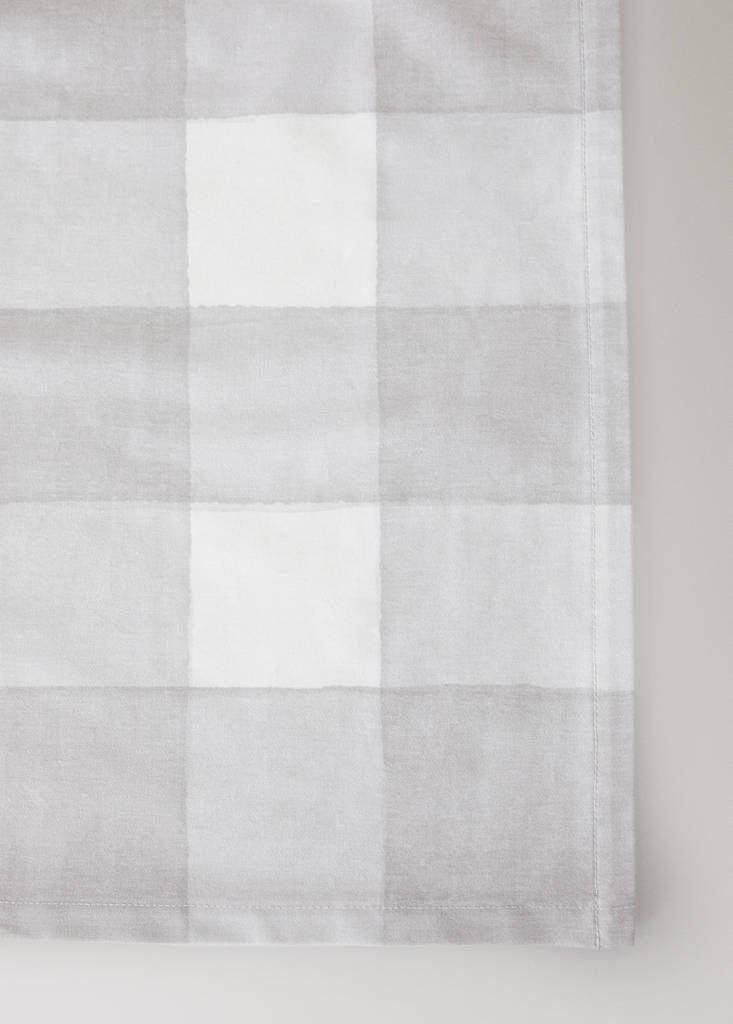 Gingham print cotton tablecloth for 6 to 8 people — Light/Pastel Brown