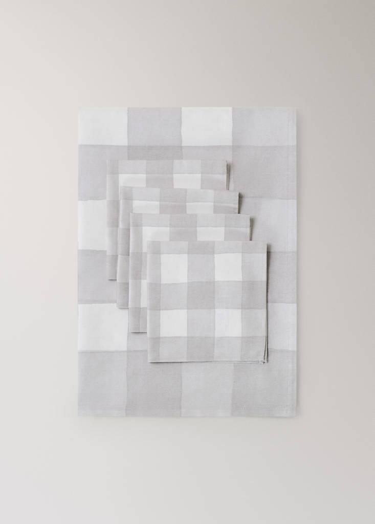 Gingham print cotton tablecloth for 6 to 8 people — Light/Pastel Brown